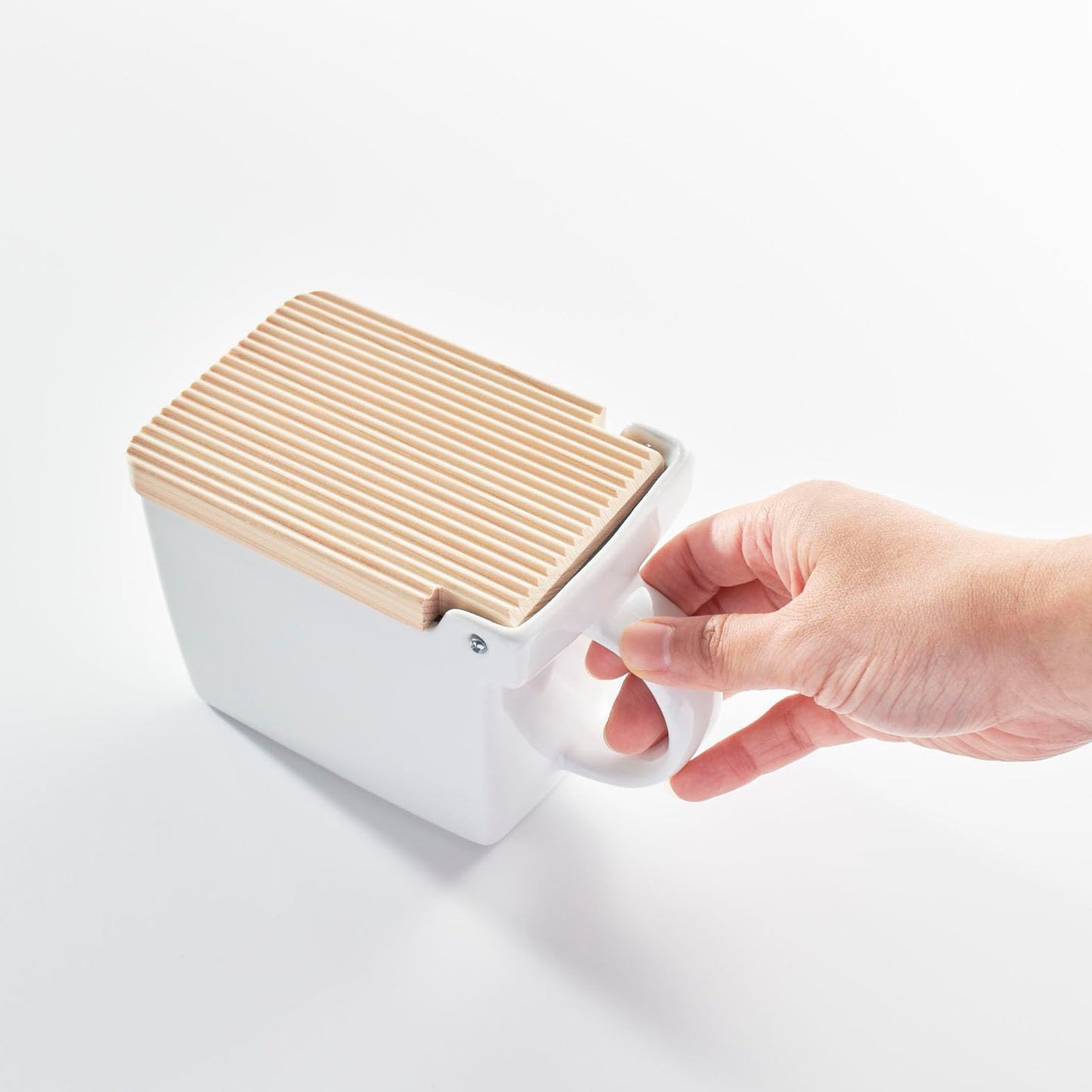 ZERO JAPAN Bee House Premium Salt Box with Hinoki Lid - Container for Sea Salt and Spices - Elegant Cellar for Kitchen Countertop - White, 16 oz