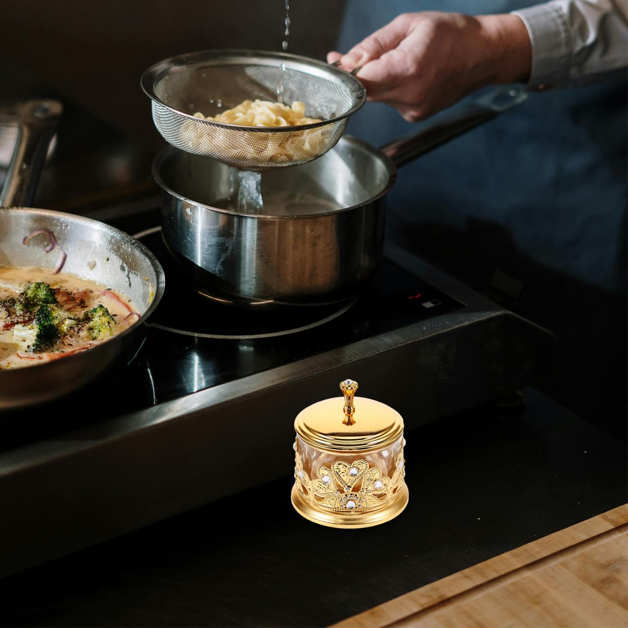 ABOOFAN Metal Sugar Cup with Lid and Spoon Seasoning Jar for Kitchen Condiments Storage 4.72 X 3.97 X 3.97 Inch Compact Design Stylish Serving Bowl for Sugar and Salt