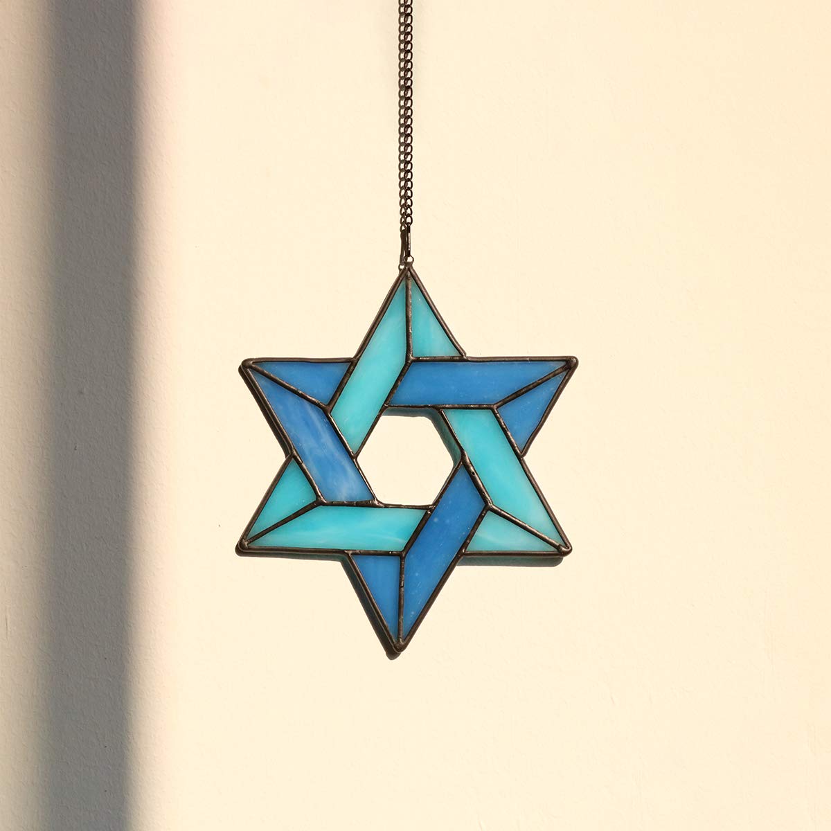 HAOSUM Jewish Star Stained Glass Window Hanging,Star of David Suncatcher for Home Office,Family Guardian Birthday Gifts for Women, Housewarming Gifts