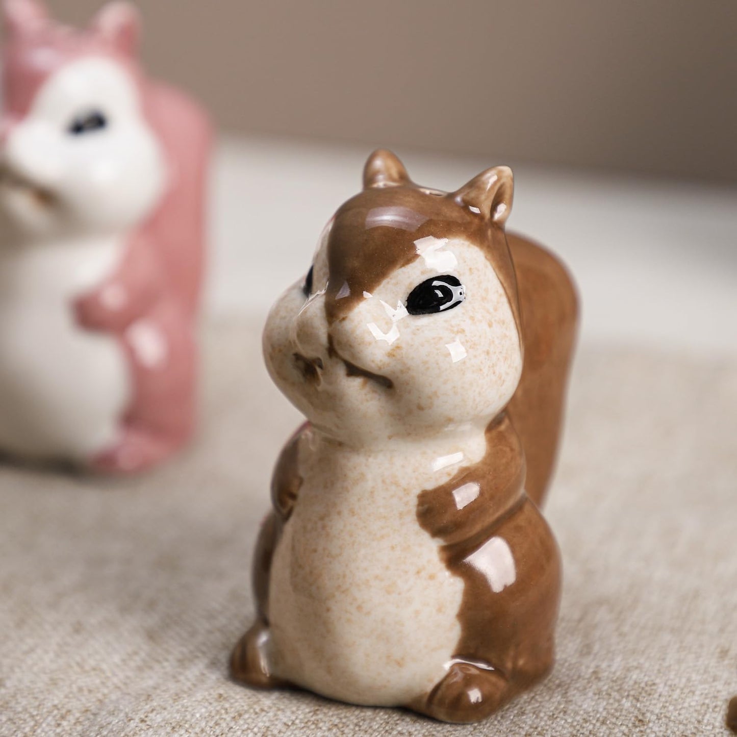 Bicuzat Ceramic Squirrels Salt Pepper Shakers Set, 2 PCS Set of Animal Salt and Pepper Shakers, Brown and Pink