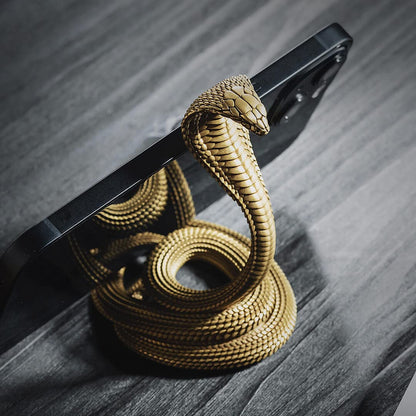 COPPERTIST.WU Cobra Phone Stand Brass Desk Decor – Handcrafted Snake Phone Holder for iPhone & Tablet, Artistic Desk Accessory Sculpture, Unique Gift for Men, Office & Home