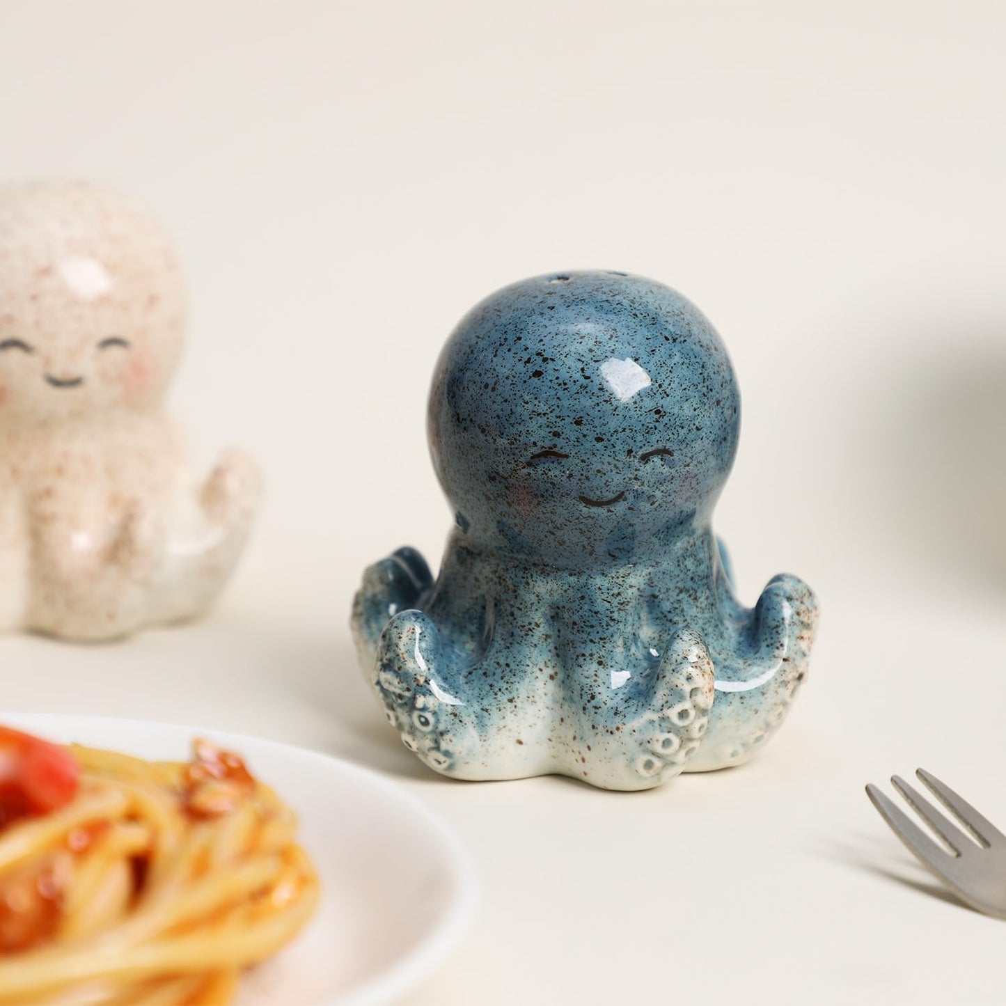 Bicuzat Ceramic Octopus Salt & Pepper Shakers Set, Hand-Painted Sea Animals Salt and Pepper Shakers, 2 PCS Set