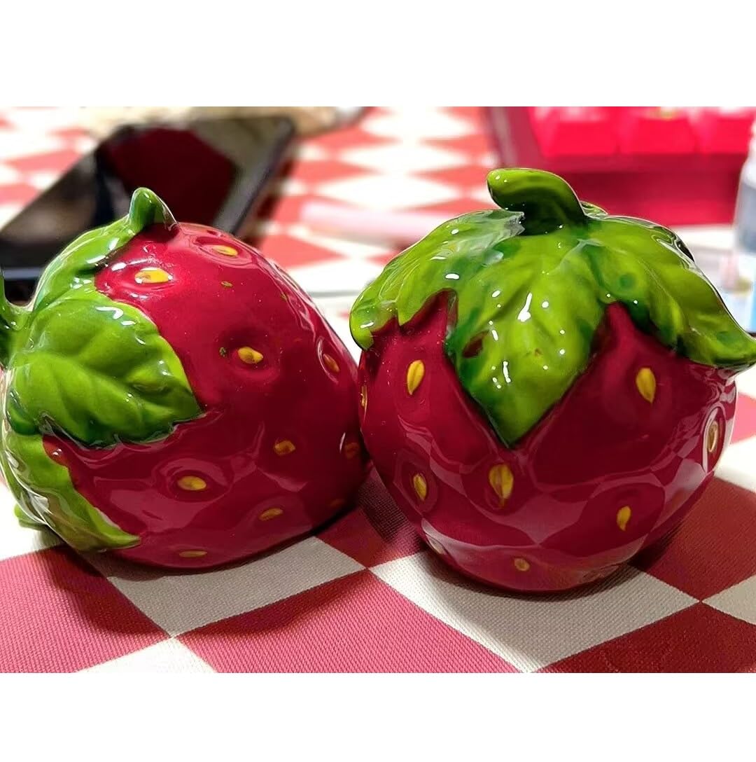 Strawberry Salt and Pepper Shakers, 2-Piece Ceramic Spice Jars, Cute Kitchen Decor, Novelty Gift for Christmas, Housewarming