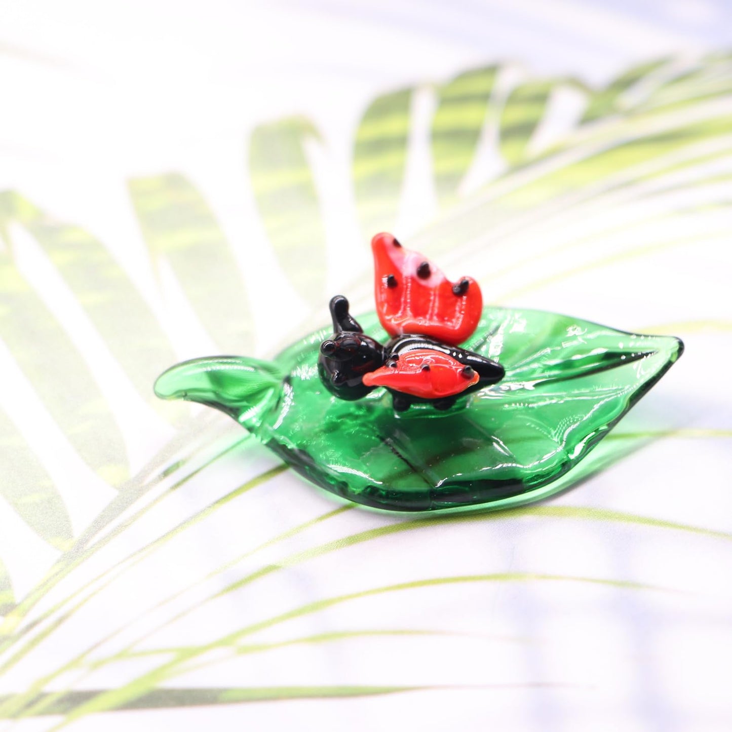 Crrezhai Mini Crystal Green Leaf Glass Animal Butterfly: Table Figurines Decor Crystal Room Ornament Sculpture Women Gift Collectible Figurines