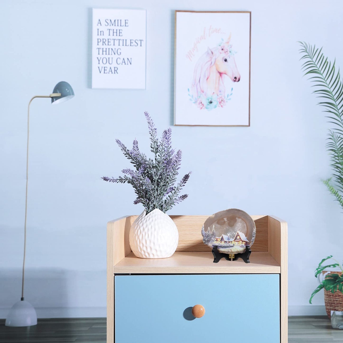 TUMBEELLUWA Natural Irregular Agate Slice Painting Decor with Wooden Stand Agate Geode Slab for Desk Hallway, Snowy Night