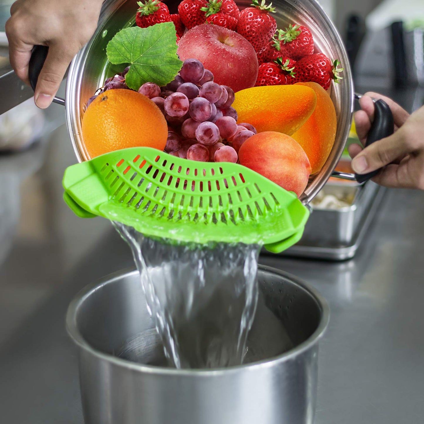 AUOON Clip On Strainer Silicone for All Pots and Pans, Pasta Strainer Clip on Food Strainer for Meat Vegetables Fruit Silicone Kitchen Colander
