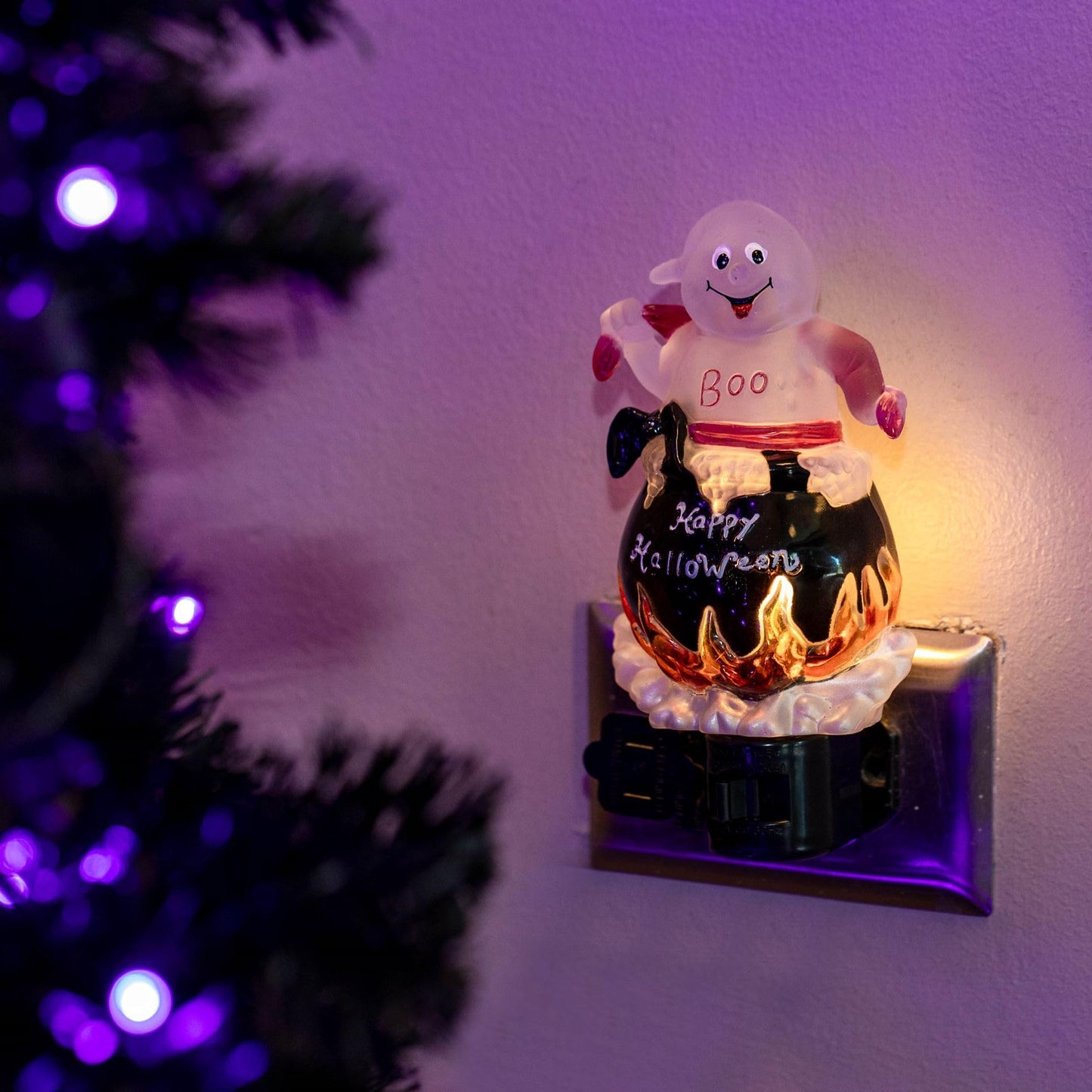Novelty Lights LED Lamp Lamp Ghost in Cauldron Halloween Decoration Night Light with Swivel Plug