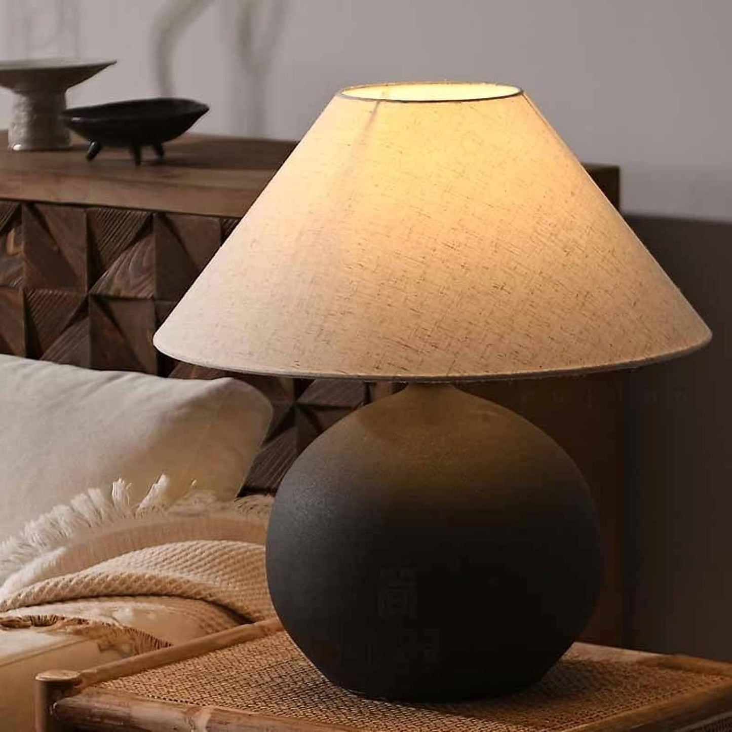 SANDYHA Rustic Round Black Ceramic Table Lamp 17.7'' Tall Farmhouse Black Crock Pot Desk Lamp Body with Tapered Fabric Shade Bedside Lamp for Living Room Bedroom House Office Entryway