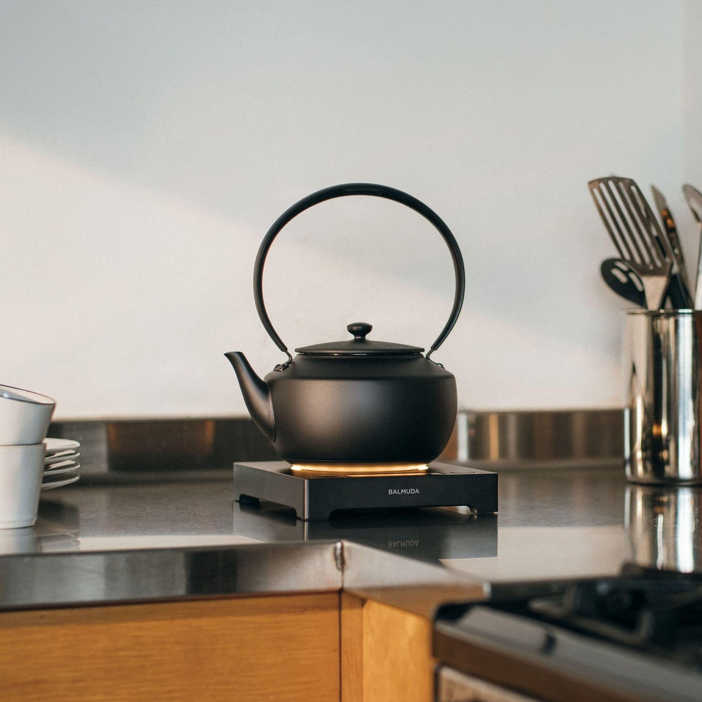 BALMUDA Combo Pack: MoonKettle Black & The Lantern White | Electric Kettle with Temp Control & Rechargeable LED Lantern