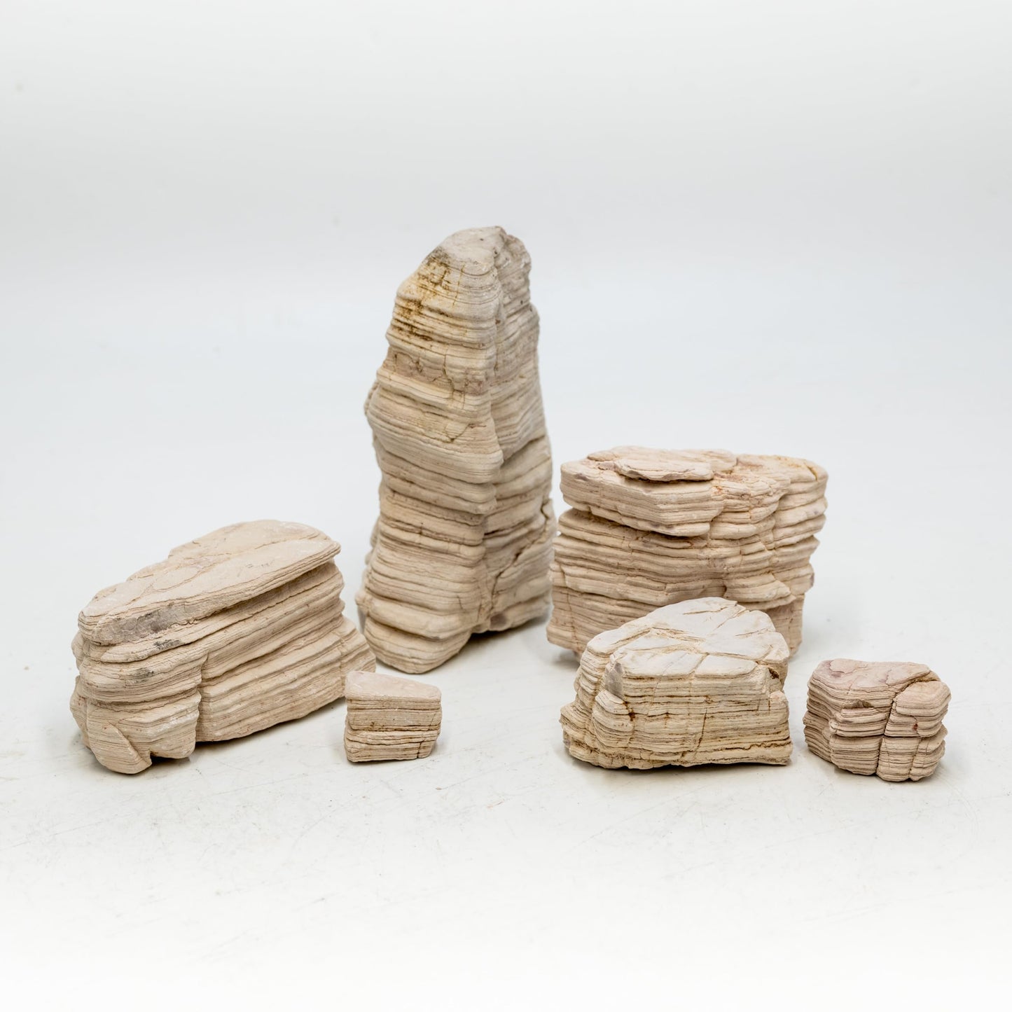 KINGRUI Aquarium Stone Rock 20lb Fish Tank Stone 2-8inch for Aquarium Landscaping, Terrariums, Vivarium Enclosures, Miniature and Fairy Gardens-7-8Pcs