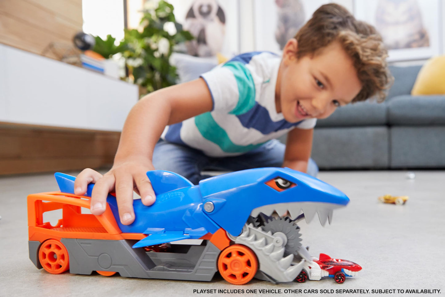 Hot Wheels Shark Chomp Transporter Playset & Diecast Car, GVG36