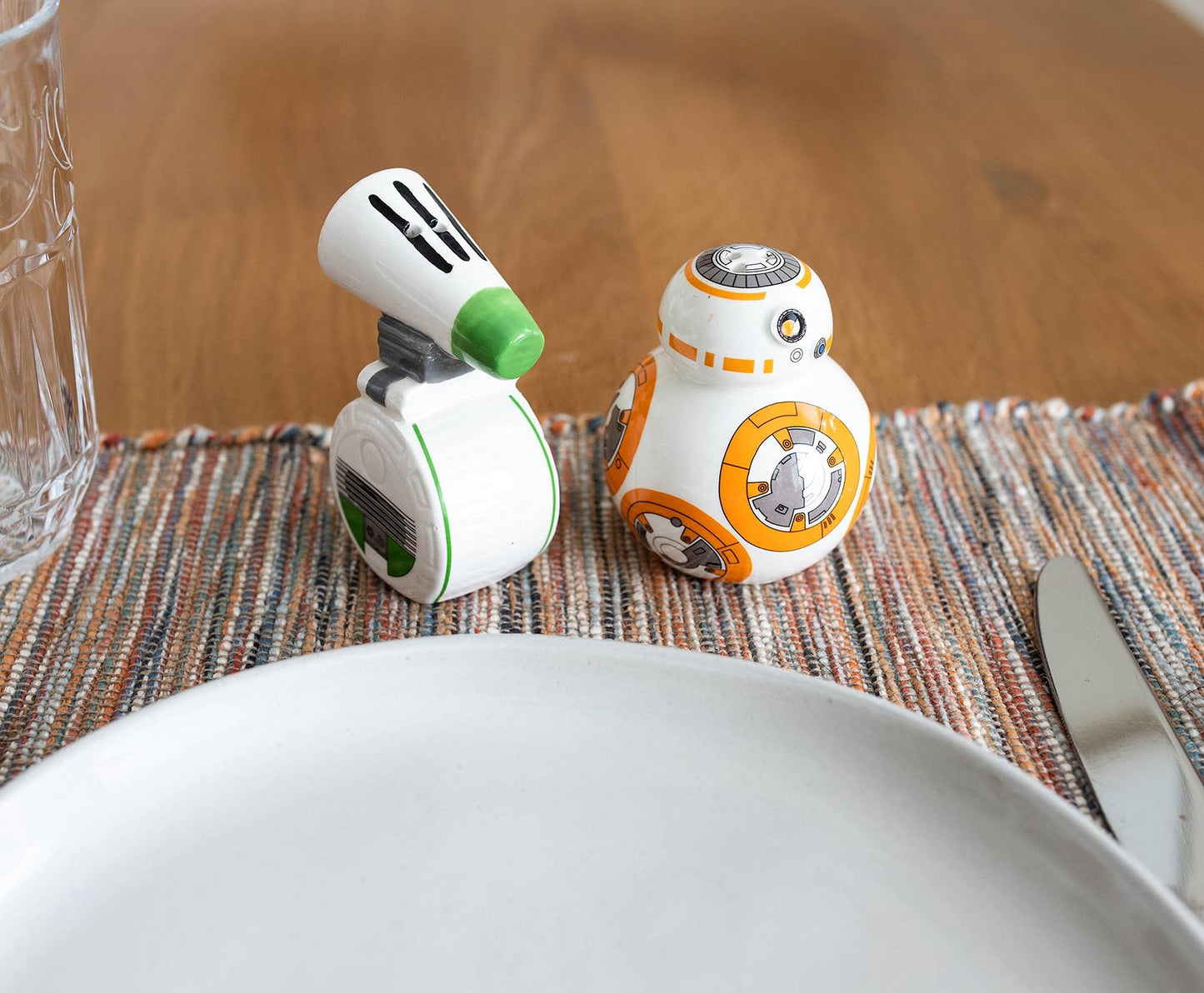 STAR WARS Episode 9: Rise of Skywalker Salt and Pepper Shakers - Ceramic