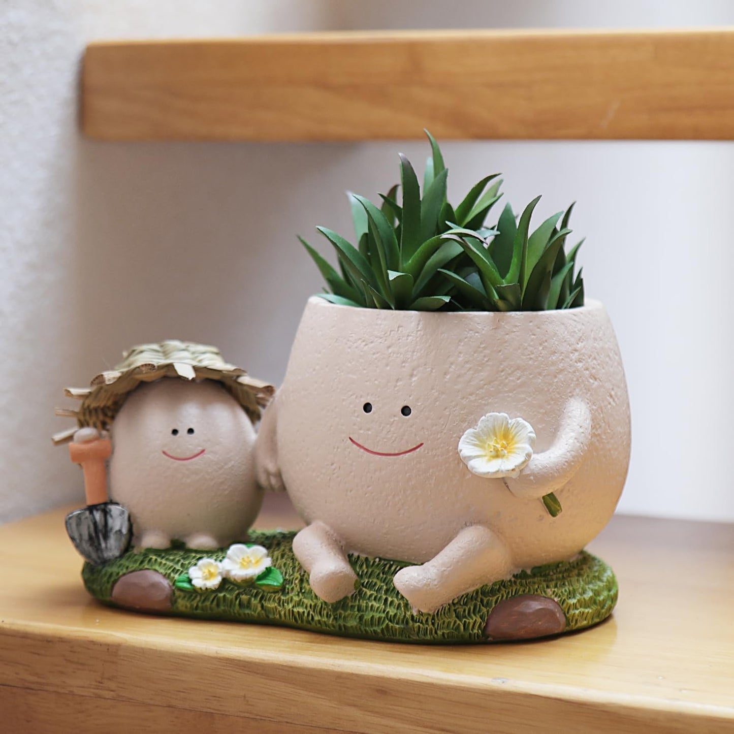 NINIPAPA Cute Smiley Face Planter Pot with Drainage Hole Funny Plant Pots for Indoor Outdoor Plants, Head Flower Pots for Succulent String of Pearls Unique Gift on Mother's Day, Birthday, Christmas