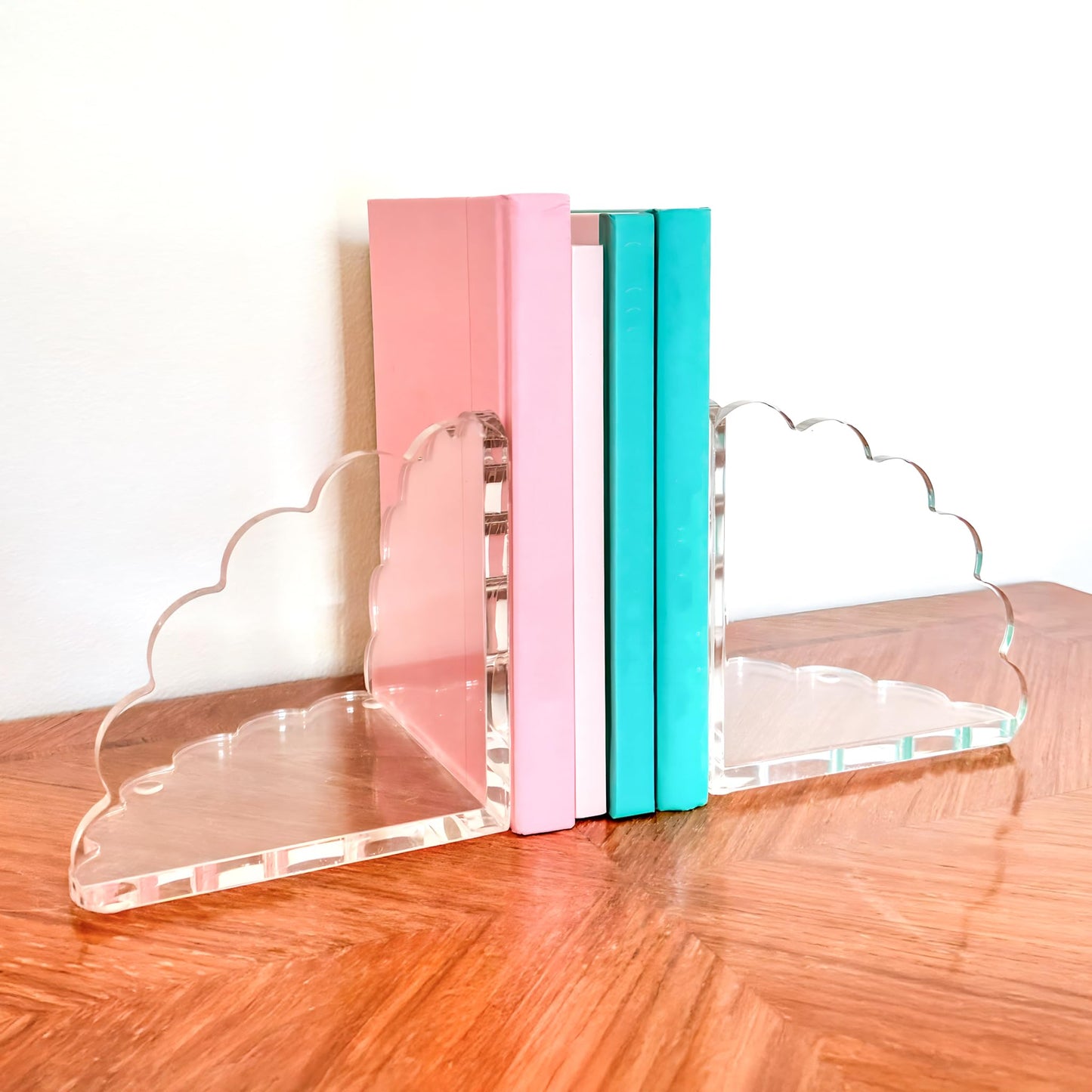 Scalloped Acrylic Bookends (Clear) – Set of 2 Decorative Non-Slip Book Holders | Modern Minimalist Bookends for Shelves, Office, and Home Décor – Durable Transparent Book Supports