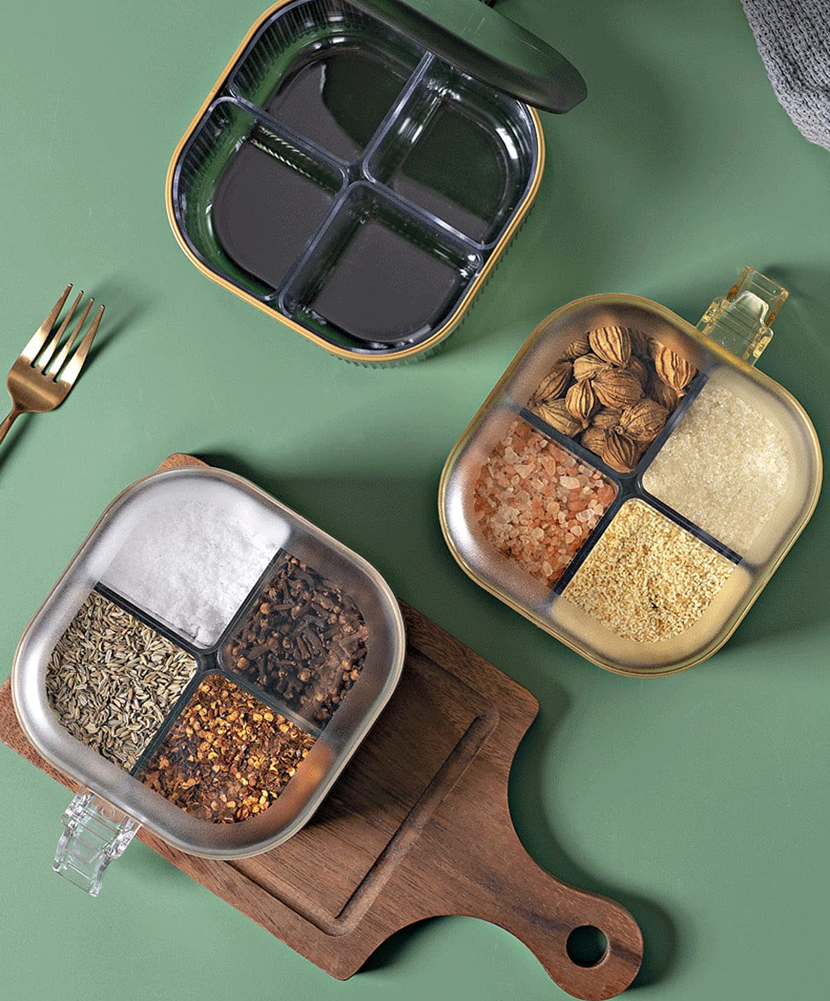 NAN Wind 4 Compartments Seasoning Box With Lid,Clear Seasoning Storage Box Container,Seasoning Box with Cover and Serving Spoons,Kitchen Condiment Jars,Plastic Seasoning Box Set(White)