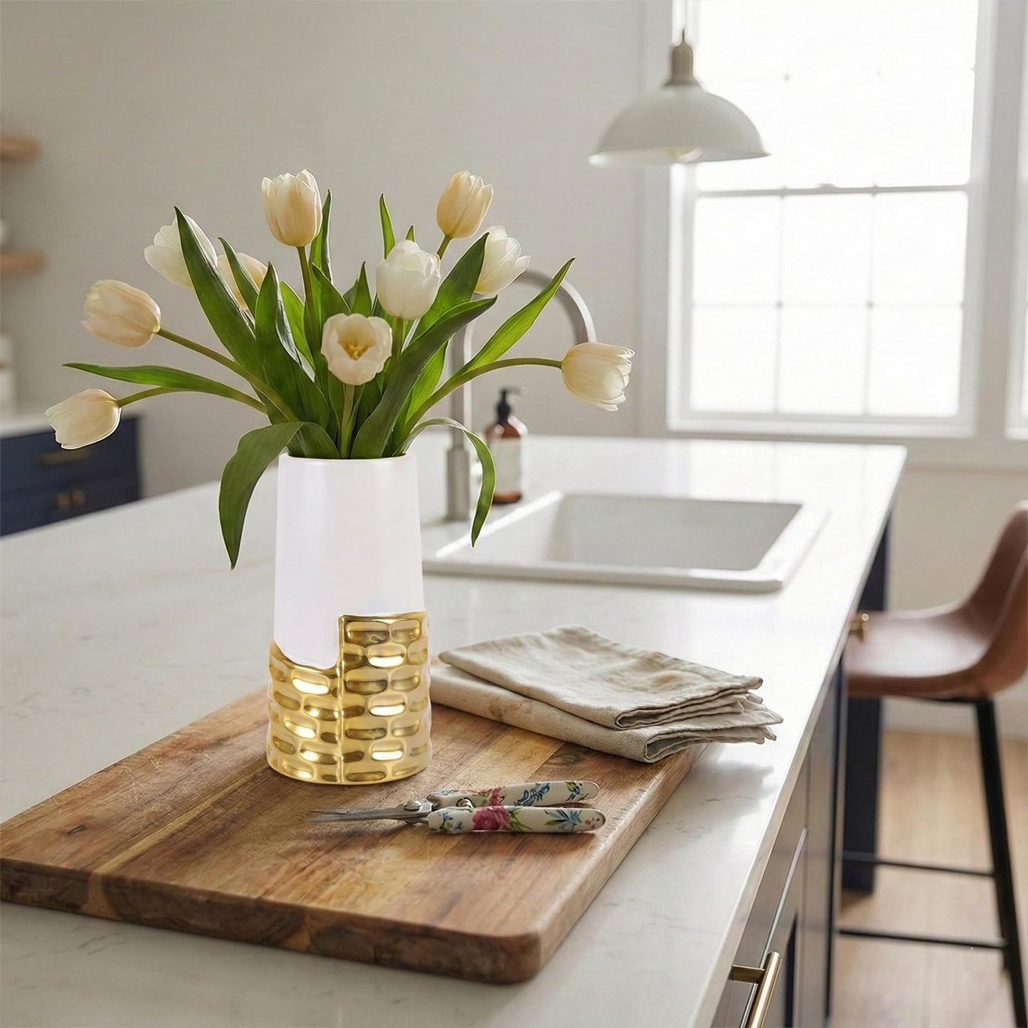 LCCCK 7.0" Gold Hammered Vase Home Decor, Elegant Ceramic White and Gold Flower Vase for Pampas Grass Decorative, Boho Small Cylinder Vases Centerpiece, Dining Table Living Room Jarrones Art
