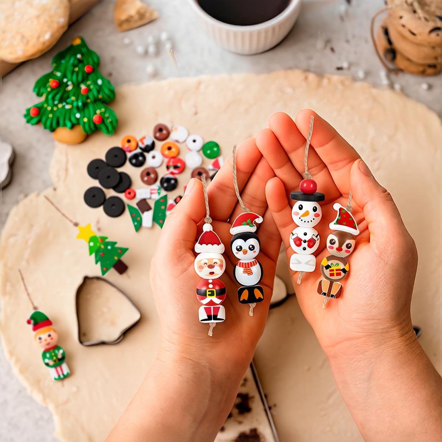 40Sets Christmas Wooden Beads Ornaments Crafts Kits：DIY Xmas Santa, Elf, Gingerbread, Penguin, Reindeer, Snowman, Tree Winter Decorations Stocking Stuffers Goodie Bag Party Supplies