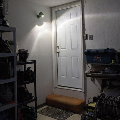 Mr. Beams Wireless 200 lm Battery-Operated Outdoor Motion-Sensor-Activated LED Spotlight, Brown