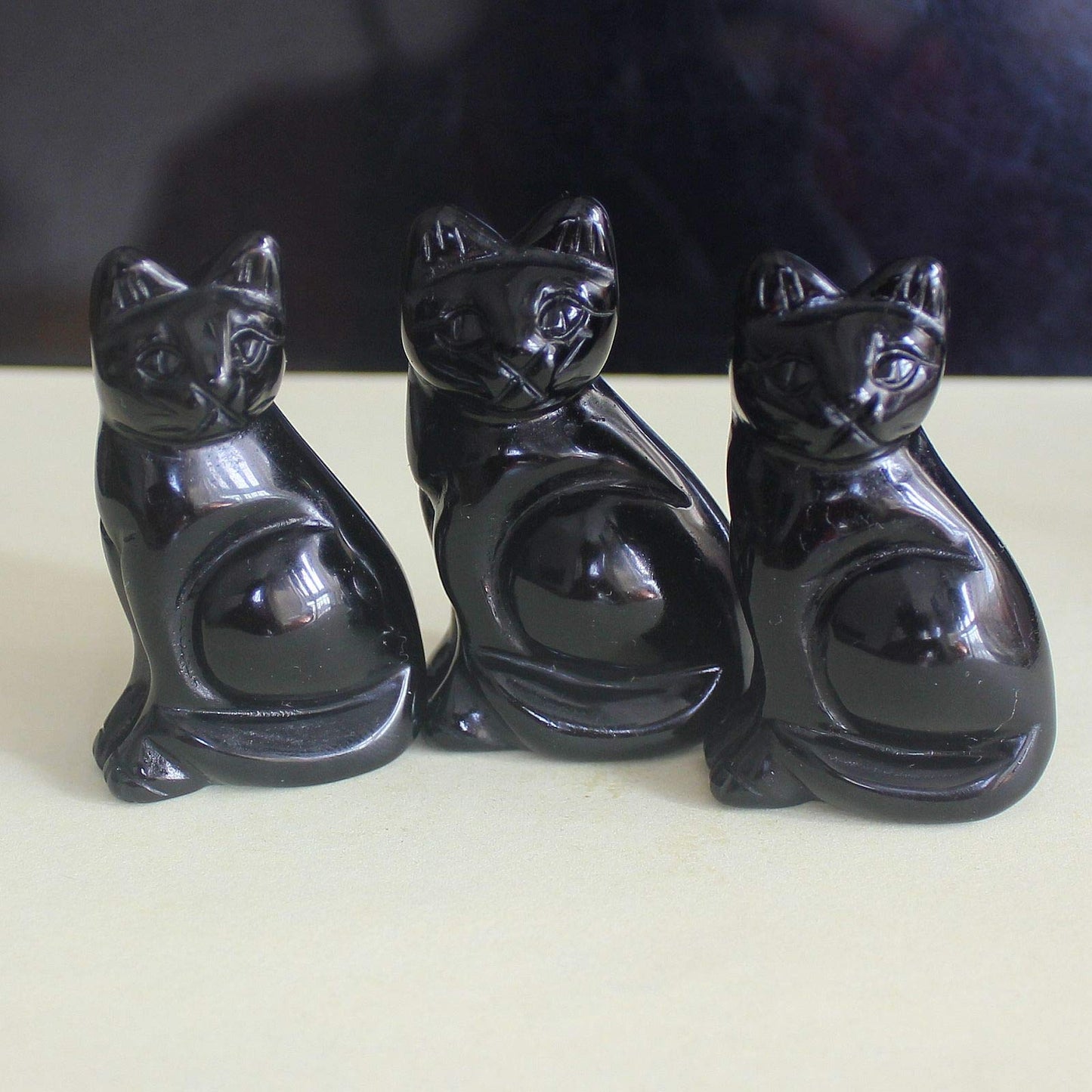 Carved Black Obsidian Crystal cat Figurine Animal Statue (Black Obsidian)