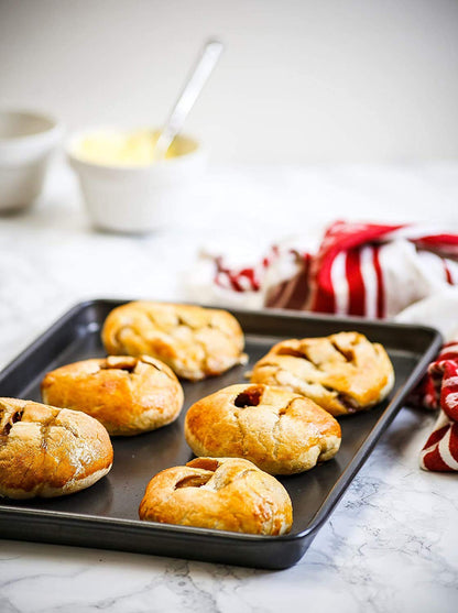 MasterClass Large Baking Tray with PTFE, PFOA and BPA Free Non Stick, Robust 1mm Thick Carbon Steel, 39 x 27 cm, Grey