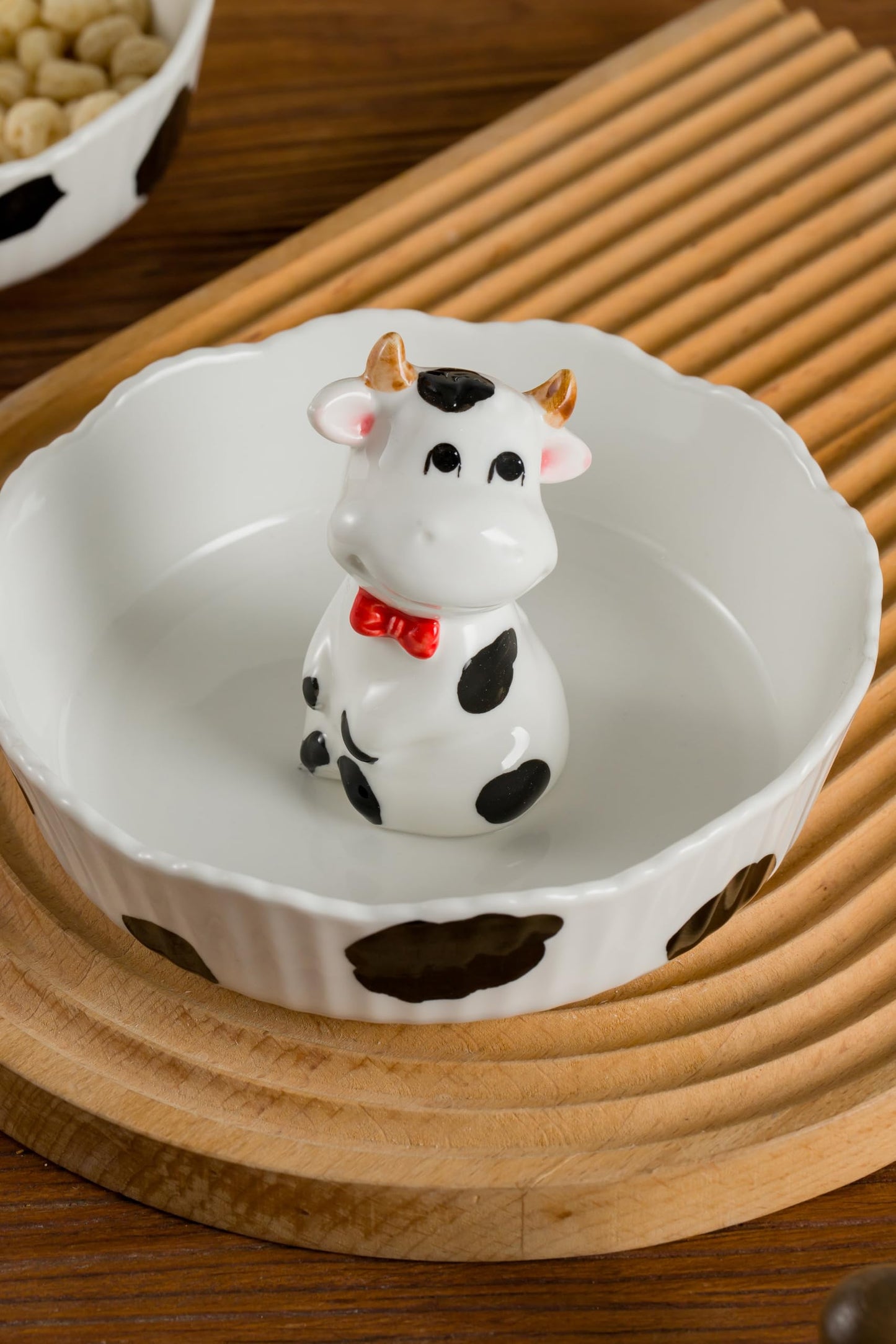 DIHOclub Decorative Ceramic Candy Bowl - Snack Serving Dish for Pistachios, Nuts, Candies, Jewelry Storage, Perfect for Holidays, Parties, and Gifts, 6 Inches(White Cow)