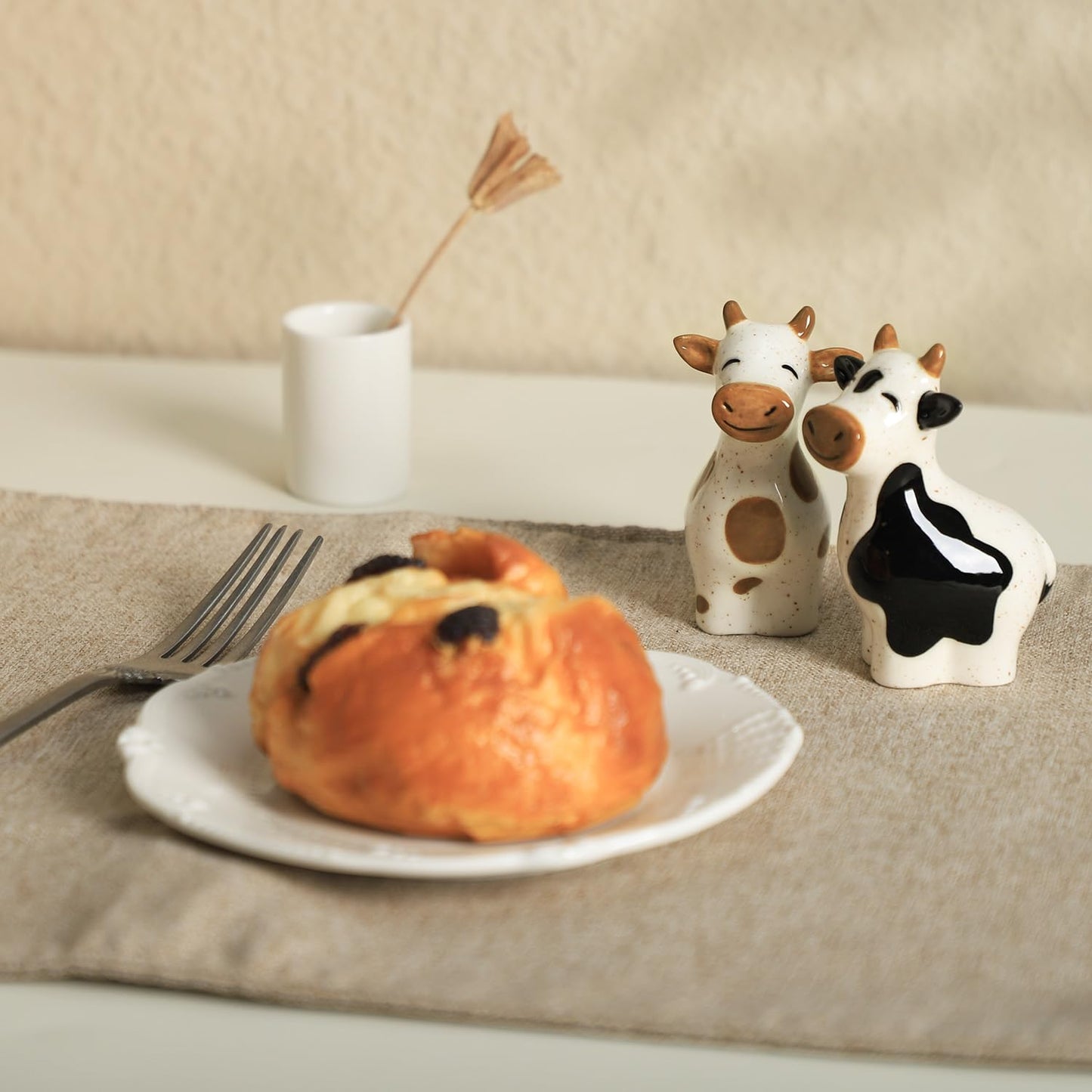 Bicuzat Ceramic Cartoon Cows Shape Salt & Pepper Shakers Set, Hand-Painted Cows Salt and Pepper Shakers, 2 PCS Set-Brown-B