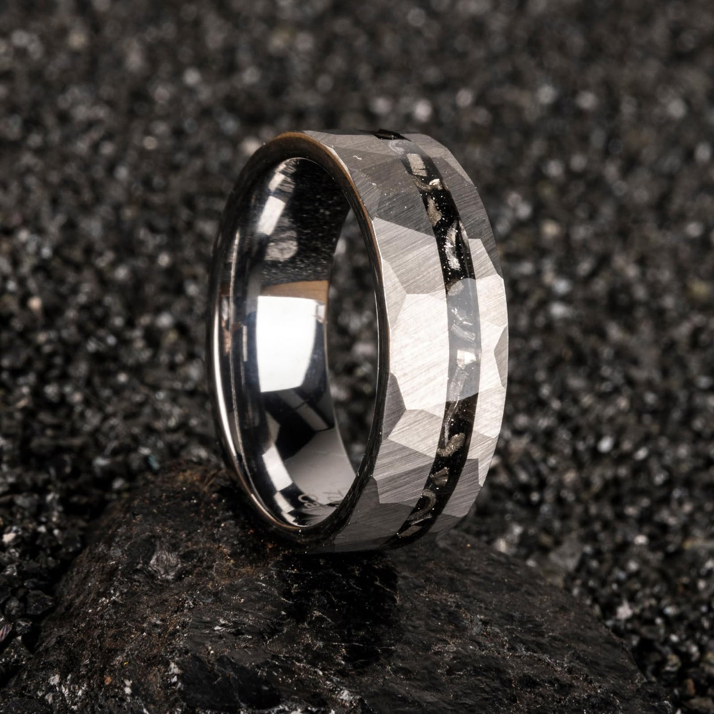 JEWPER 8mm Men Womens Wedding Band Tungsten Rings silver Hammer pattern Fashion Promise Carbide Inlaid Iron Filings Matte Finish Edge Comfort Fit size(11)