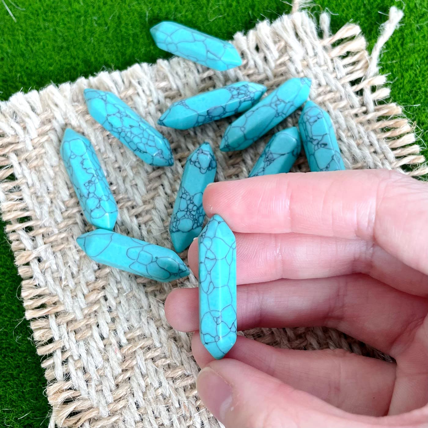 ZHIYUXI Turquoise Stone Crystals Points Bulk Healing Crystals Stones and Crystals Gemstone Tumbled Polished Energy Reiki Healing Stones Crystal Wands Decor Gifts 10 Pcs