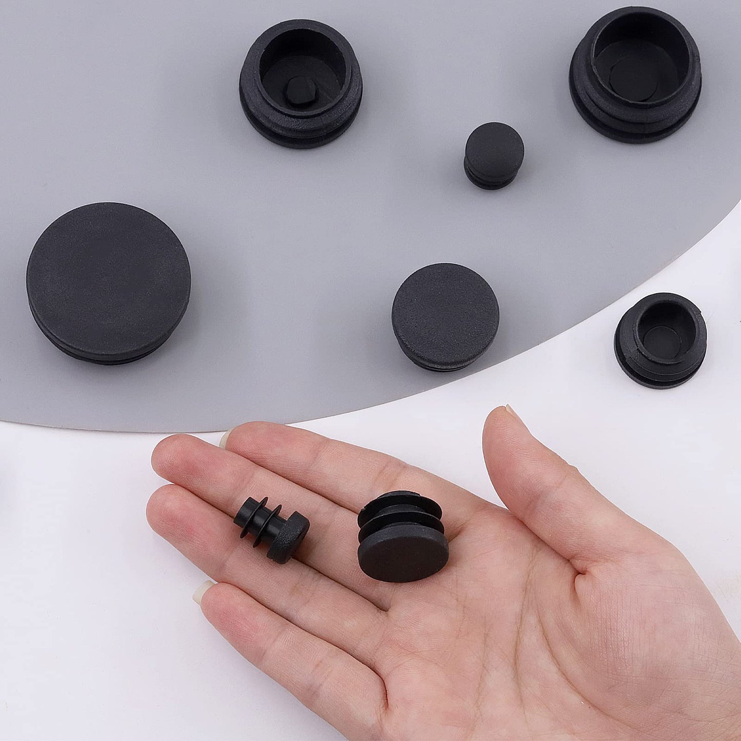 Swpeet 180Pcs 9 Sizes 15/32" 11/20" 3/5" 3/4" 9/10" 1" 1-1/5” 1-1/4" 1-1/2" Black Round Plastic Plug Tubing End Caps Assortment Kit, Tubing Post End Cap for Metal Tubing and Furniture Protection Glide