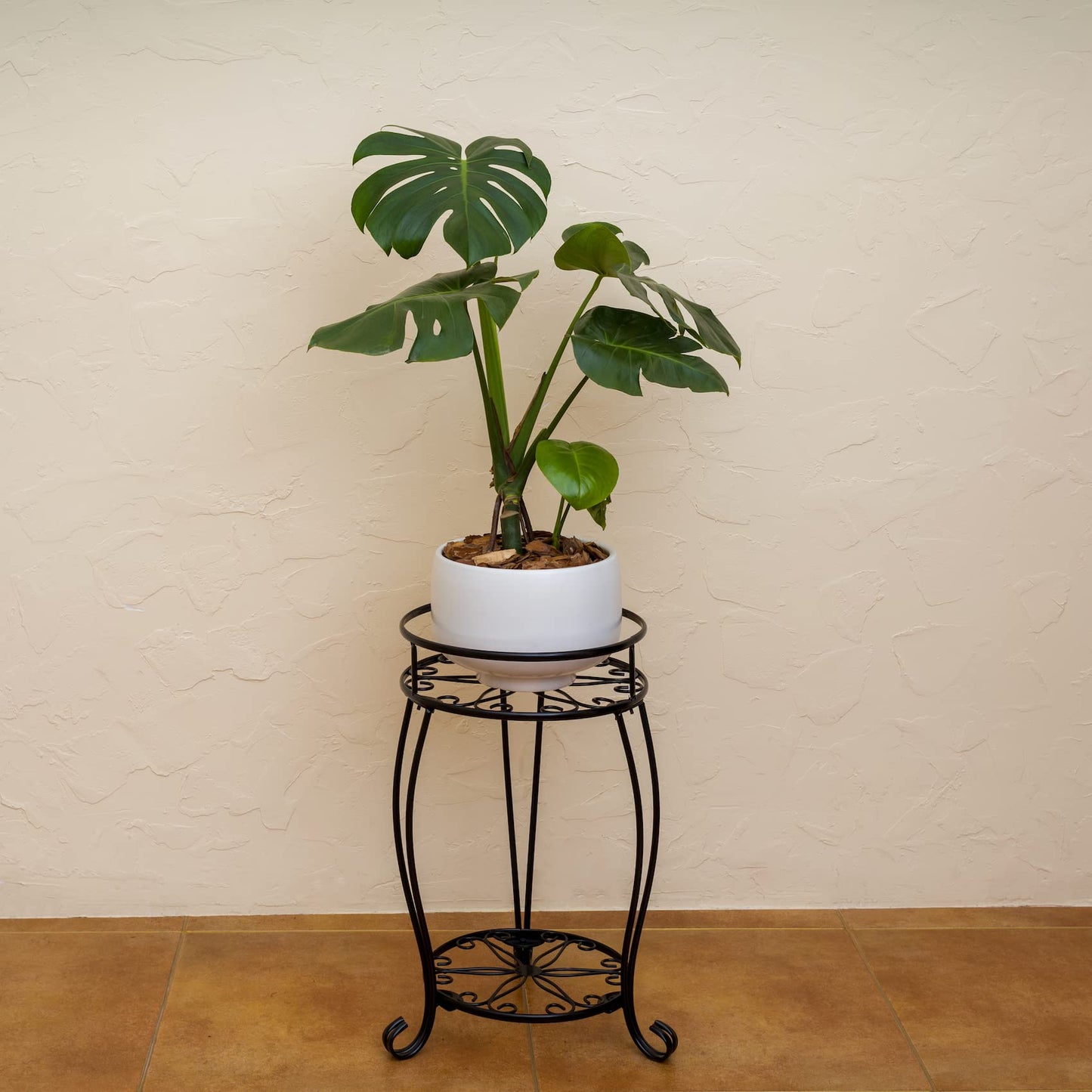 FaithLand Plant Stand, Heavy Duty Metal Planter Holder Indoor Outdoor, 2 Tier Round Potted Supports Rack, Corner Display Shelf Black