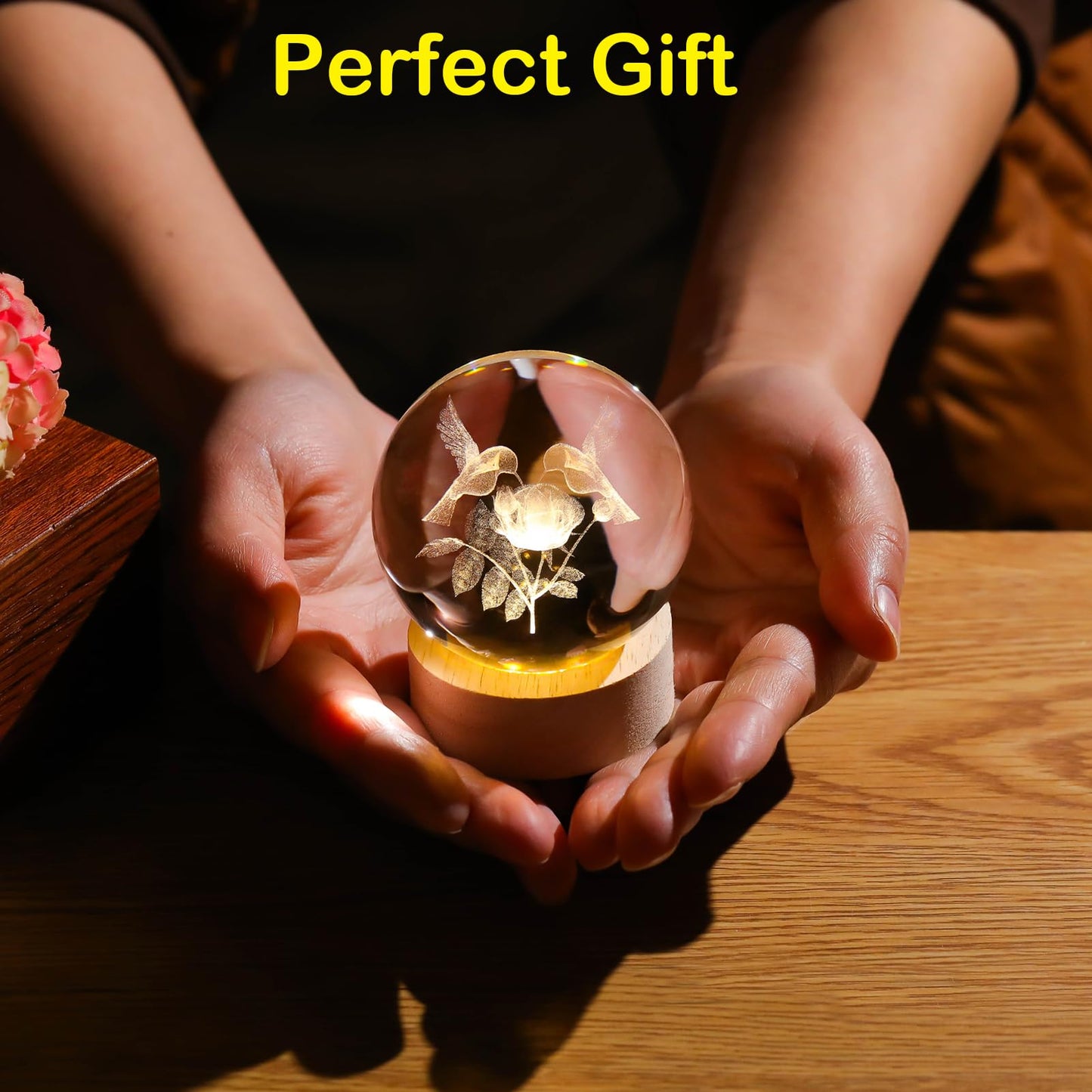 Arikyrist 3D Crystal Hummingbird Figurines Decorative Balls Night Light, Crystal Humming Birds Figurines Gifts for Bird Lovers, 3D Laser Engraved Glass Sphere Decor for Home Office.