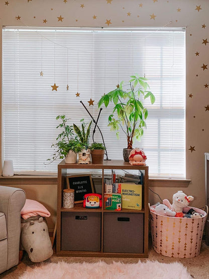 Mkono Hanging Photo Display Boho Decor Wooden Stars Garland with Metal Chains, Pictures Cards Holder with 25 Wood Clips, Wall Art for Christmas Living Room Bedroom Dorm Decor, Teen Girls Gift, Gold