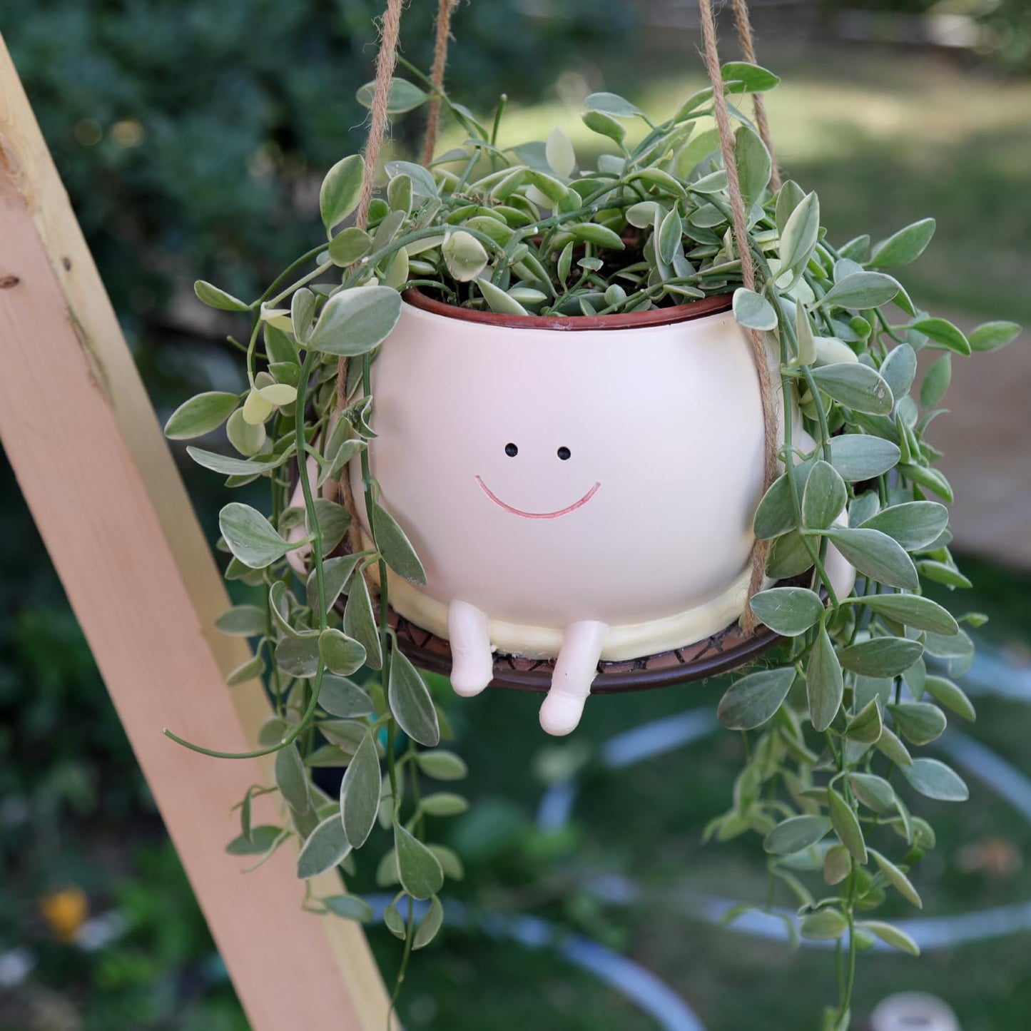 UMESONG Hanging Swing Chair Planter Pot Smiley Face Planter for Indoor Outdoor Plant Cute Head Resin Flower Pots for String of Pearls Plant Live Unique Gift IdeaI for Mother Day, Christmas (Large)