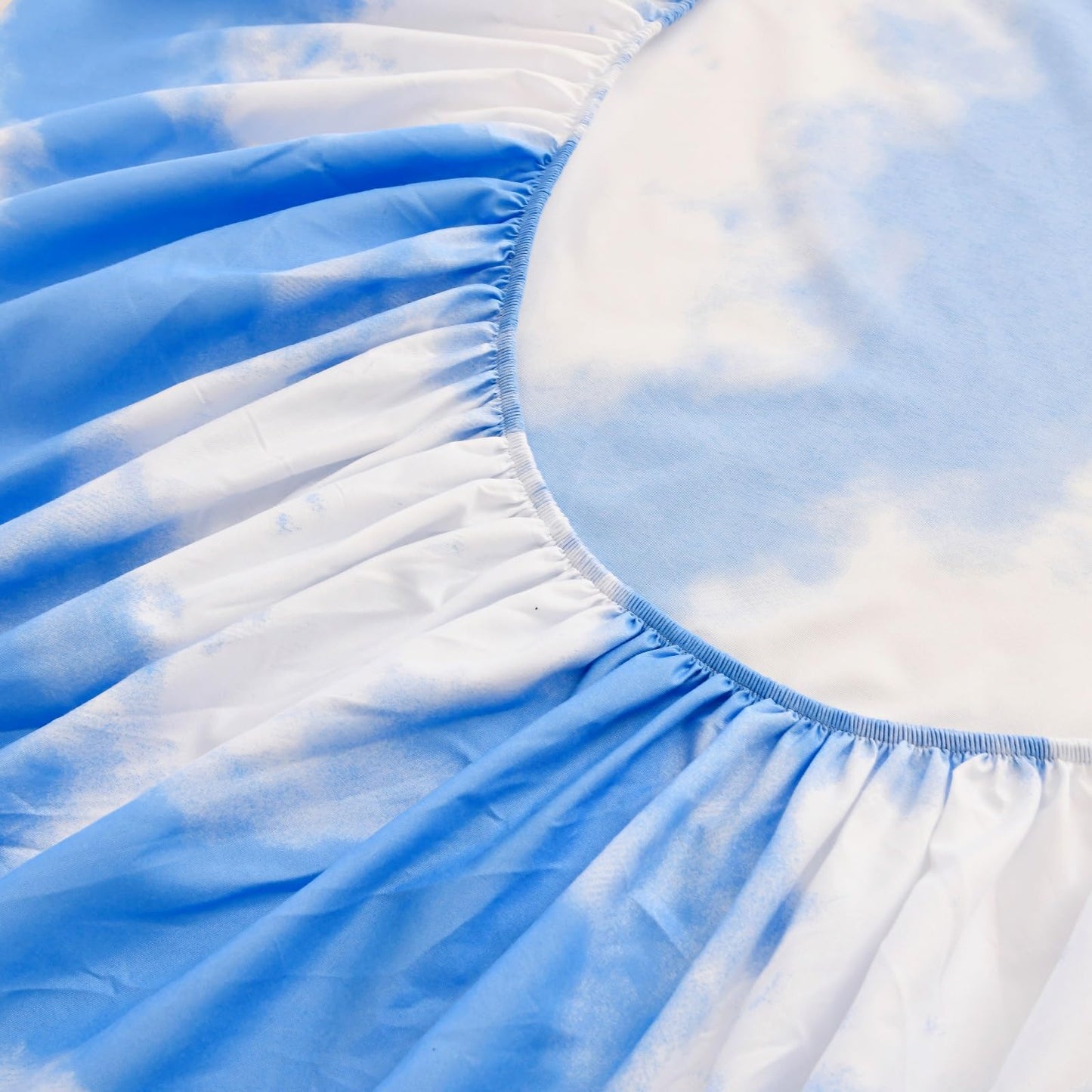 NATURETY Bedding Fitted Sheet with Deep Pocket for Single Bed Mattress Cover Sheets,White Cloud Printed Fabric Bed Sheets (Blue Sky, Queen)