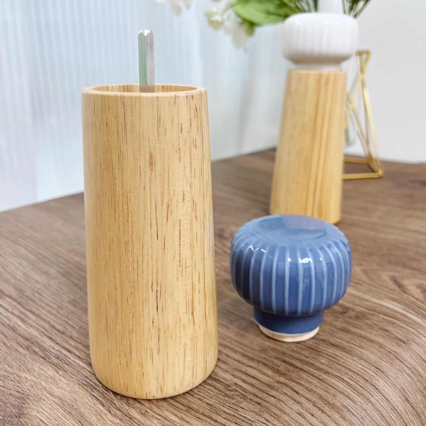 GCFTIFF Wooden Salt and Pepper Grinder Set,Wooden Spoon,Ceramic lid Pepper Mill with Adjustable Coarse Mills,Refillable for Sea Salt & Black Pepper (6.9 inch,2 pcs Indigo blue + white)
