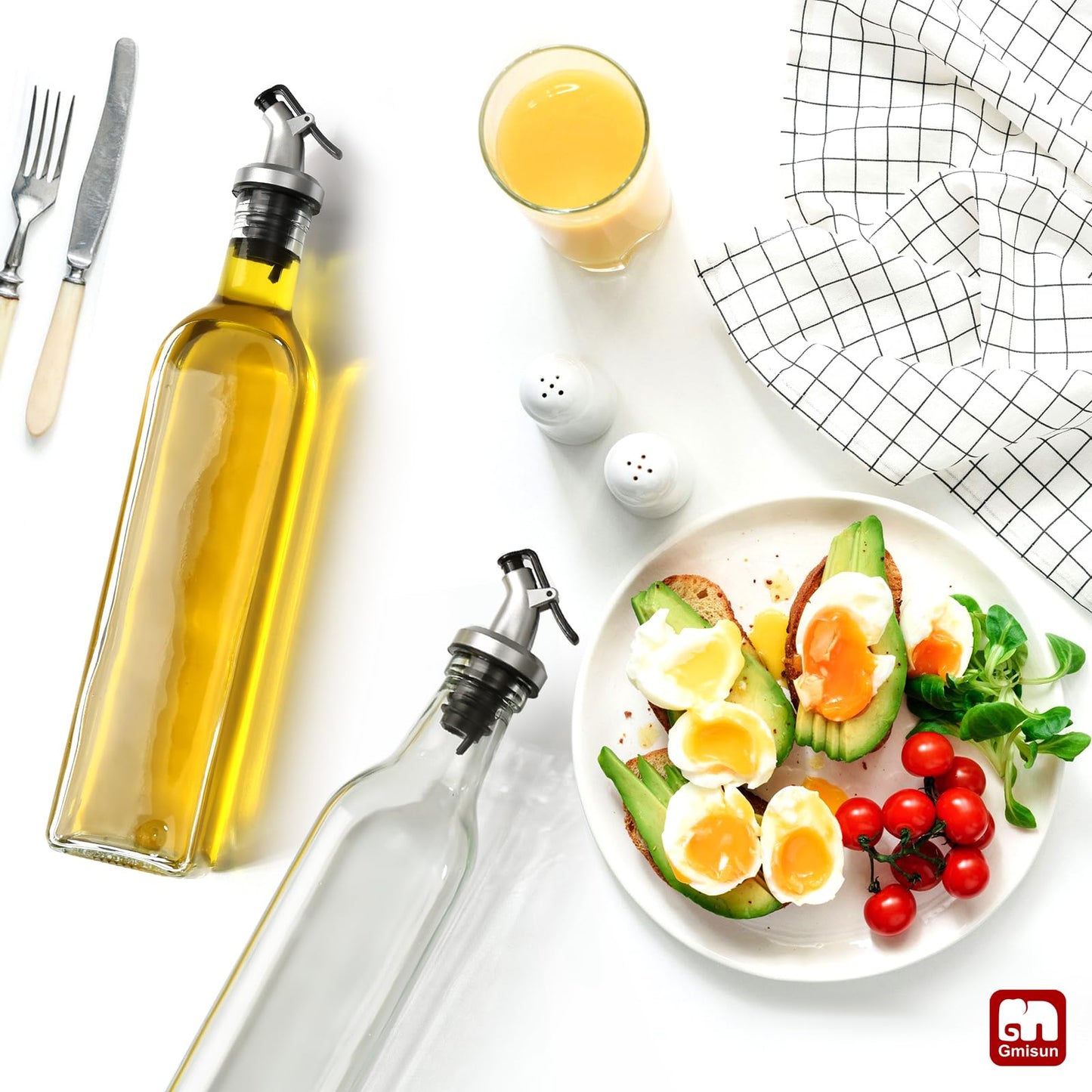GMISUN Olive Oil Dispenser for Kitchen 4 Pack, Glass Oil Dispenser Bottle 17oz, Cooking Soy Sauce Bottle Container Cruet with Plastic Pourer Spout, Funnel and Labels, Clear