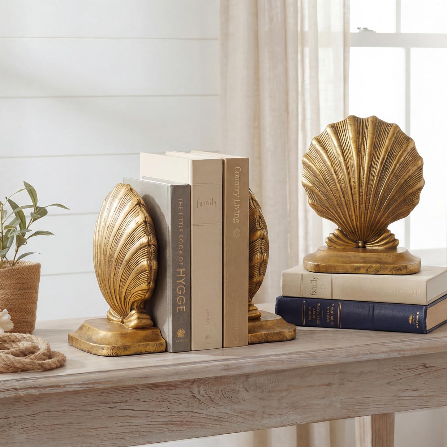 MXARLTR Decorative Shell Bookends, Coastal Nautical Book Ends for Shelves Desk, Resin Seashell Book Ends for Home Office Living Room Beach Decor (Gold)