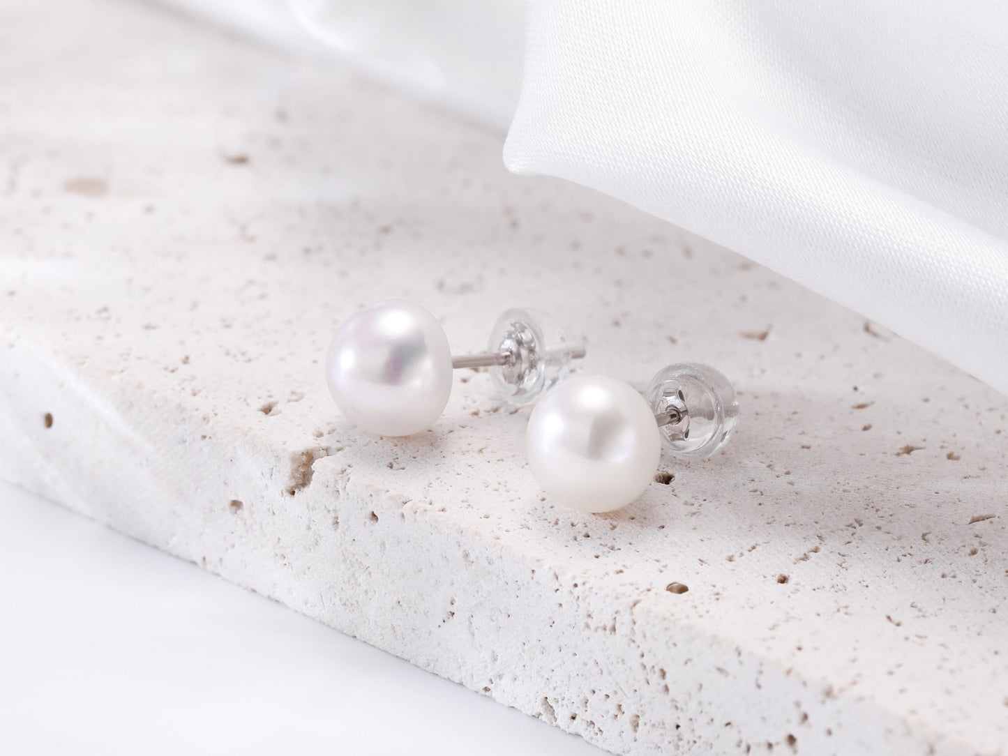 COYATE Pearl Earrings Sterling Silver White Freshwater Pearl Stud Earrings for Women Hypoallergenic 9-9.5mm Simple Elegant Jewelry Gift for Her,Mother,Bride,Friend