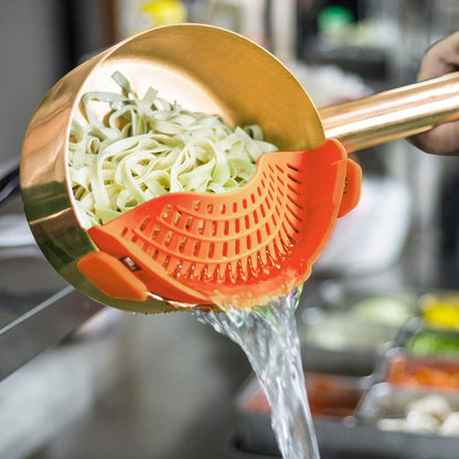 AUOON Clip On Strainer Silicone for All Pots and Pans, Pasta Strainer Clip on Food Strainer for Meat Vegetables Fruit Silicone Kitchen Colander