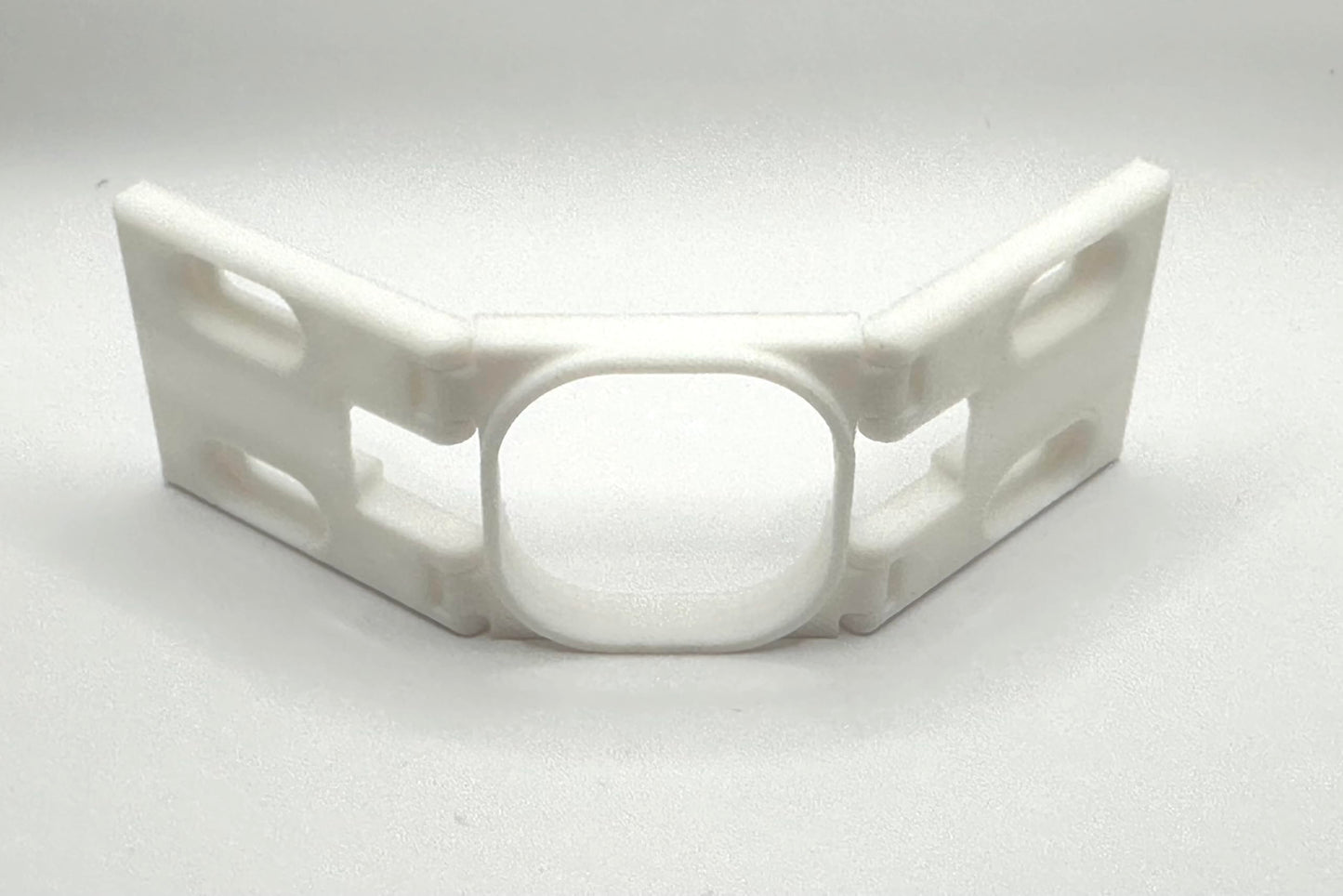 Gable Peak Mount for Pro Govee Outdoor Permanent Outdoor Lights (6)