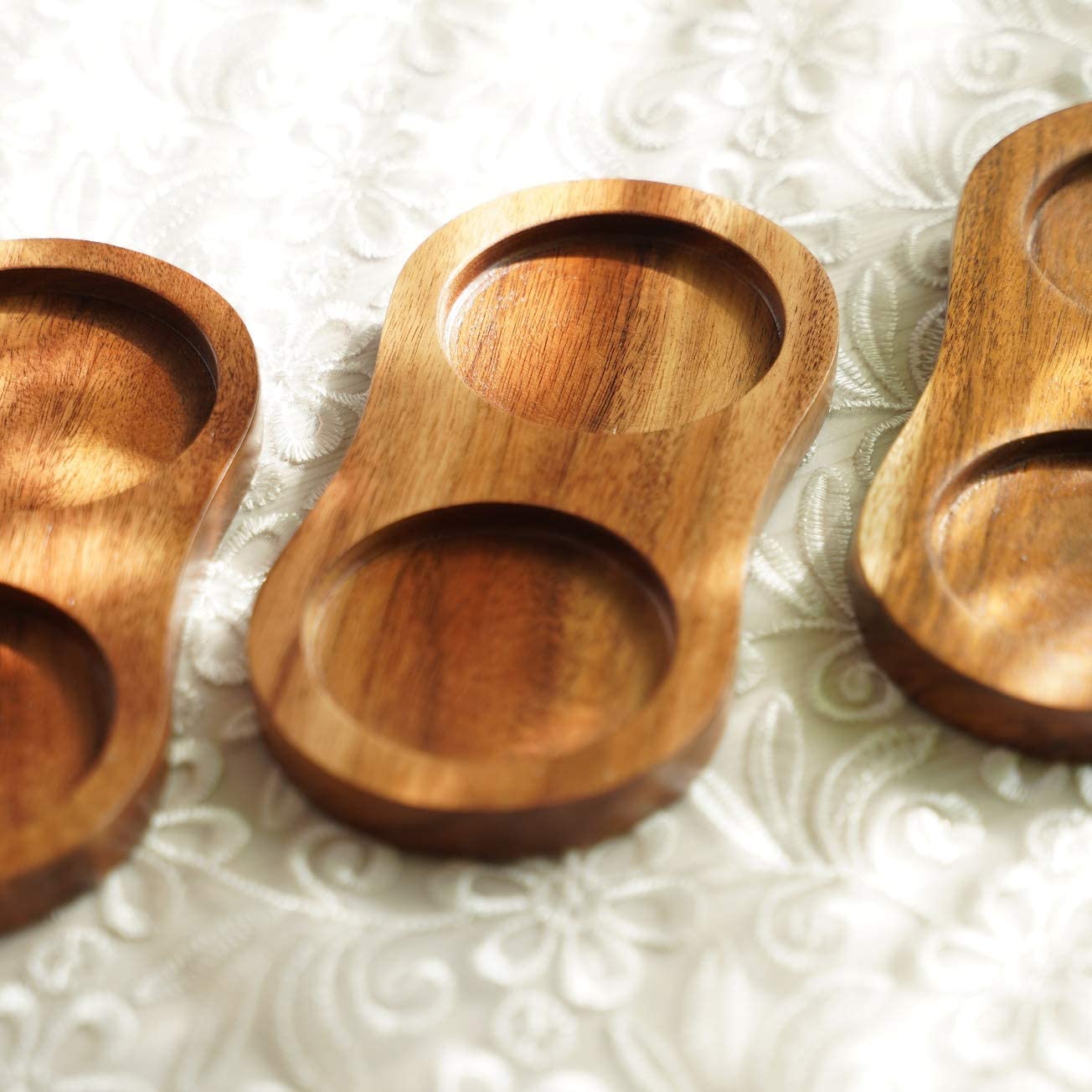 DeroTeno Salt and Pepper Mill Tray, Inner Dia 5.5 cm / 2.17 inch, Acacia Wood, Pepper Grinder Rest, Dining Table Protector (Pepper Mill and Salt Mill are not Included)