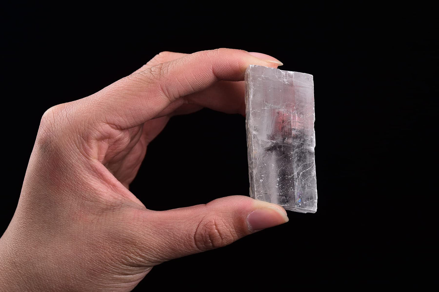 AMOYSTONE 1Lb Bulk Optical Calcite Iceland Spar in Box 7-8 Pcs Irregular White Crystals Rough Stones Raw Crystal Reiki Stone for Home Decor