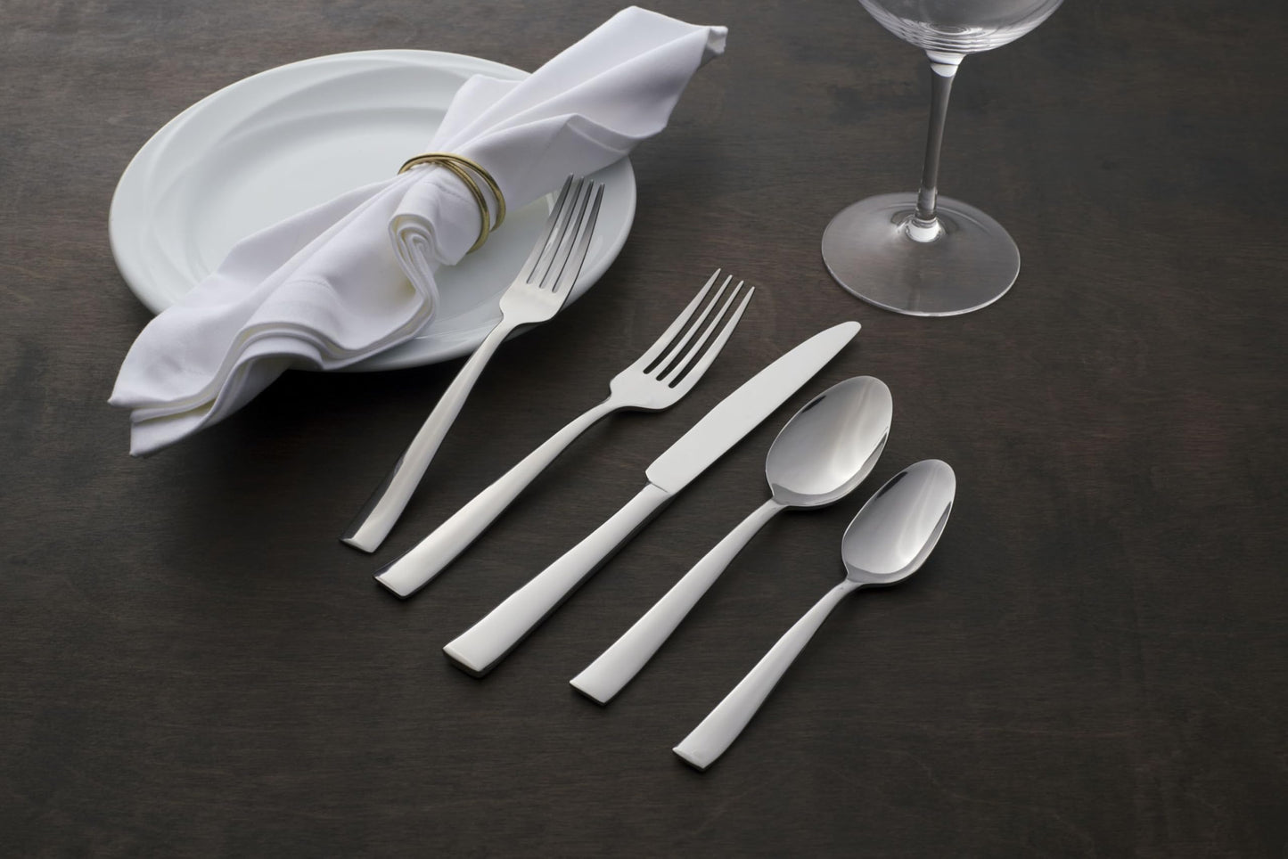 Oneida Silverware Set, Monolith 20-Piece Everyday Flatware Set, Service For 4, 18/0 Stainless Steel, Knives Spoons And Forks Sets, Dishwasher Safe, Home And Kitchen Utensils (Silver, 20 Piece)