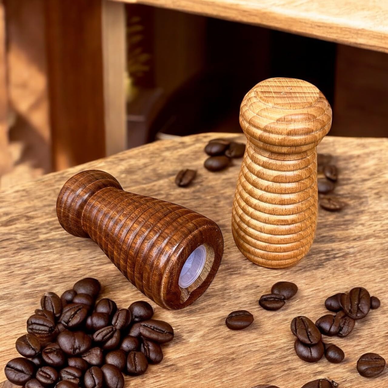 Frescorr - Wooden Salt & Pepper Shakers, Modern Farmhouse Kitchen Decor for Home Restaurants, Table Top Dinning Table Accessories (Set of 2)