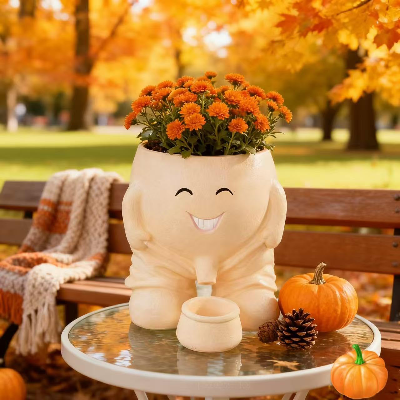 EMINGSKY Smiling Face Head Planter, Cute Resin Face Flower Pot with Drainage Hole, Unique Succulent Cactus Planter, Quirky Indoor Outdoor Home Office Decor for Small Plants (Khaki)