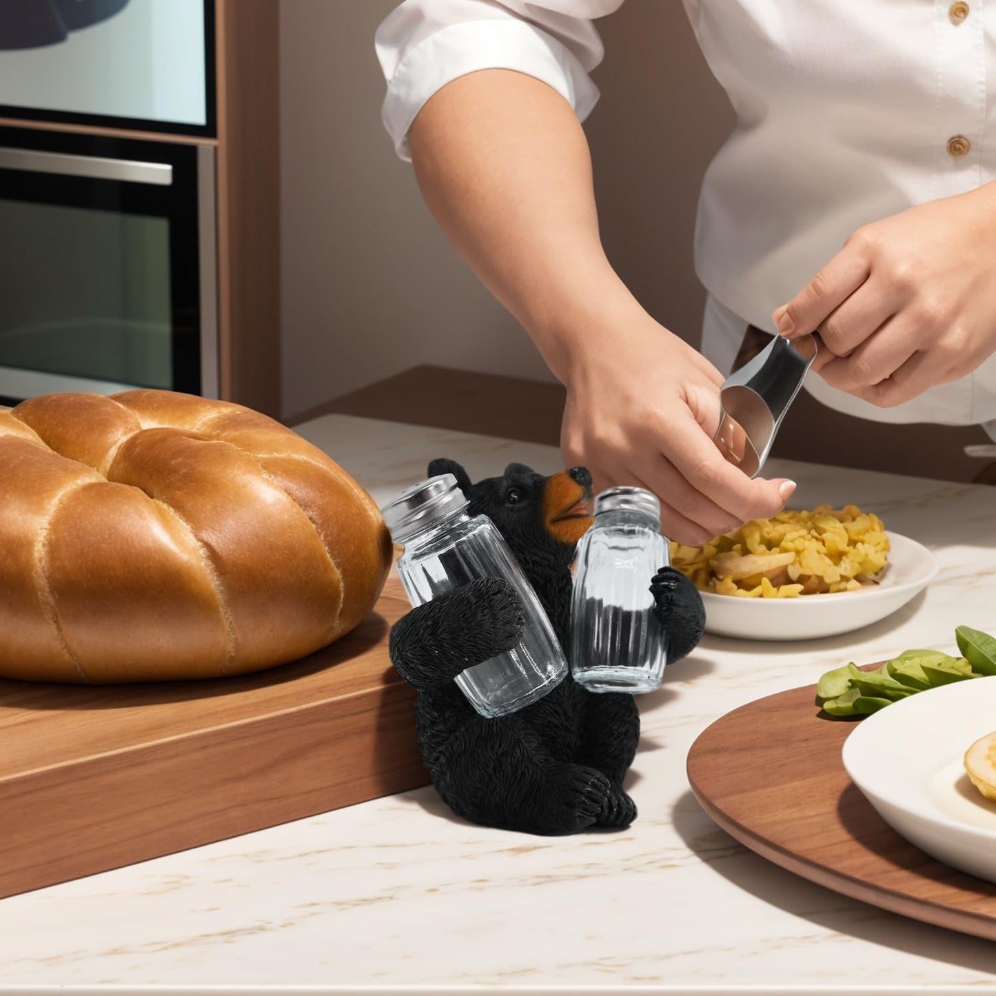 Farmhouse Salt and Pepper Shakers Set Seasoning – Juliahestia Cute Black Bear Cabin Decor for Kitchen Decorations Home Table Unique Animal Ornaments Novelty Figurines Stuff