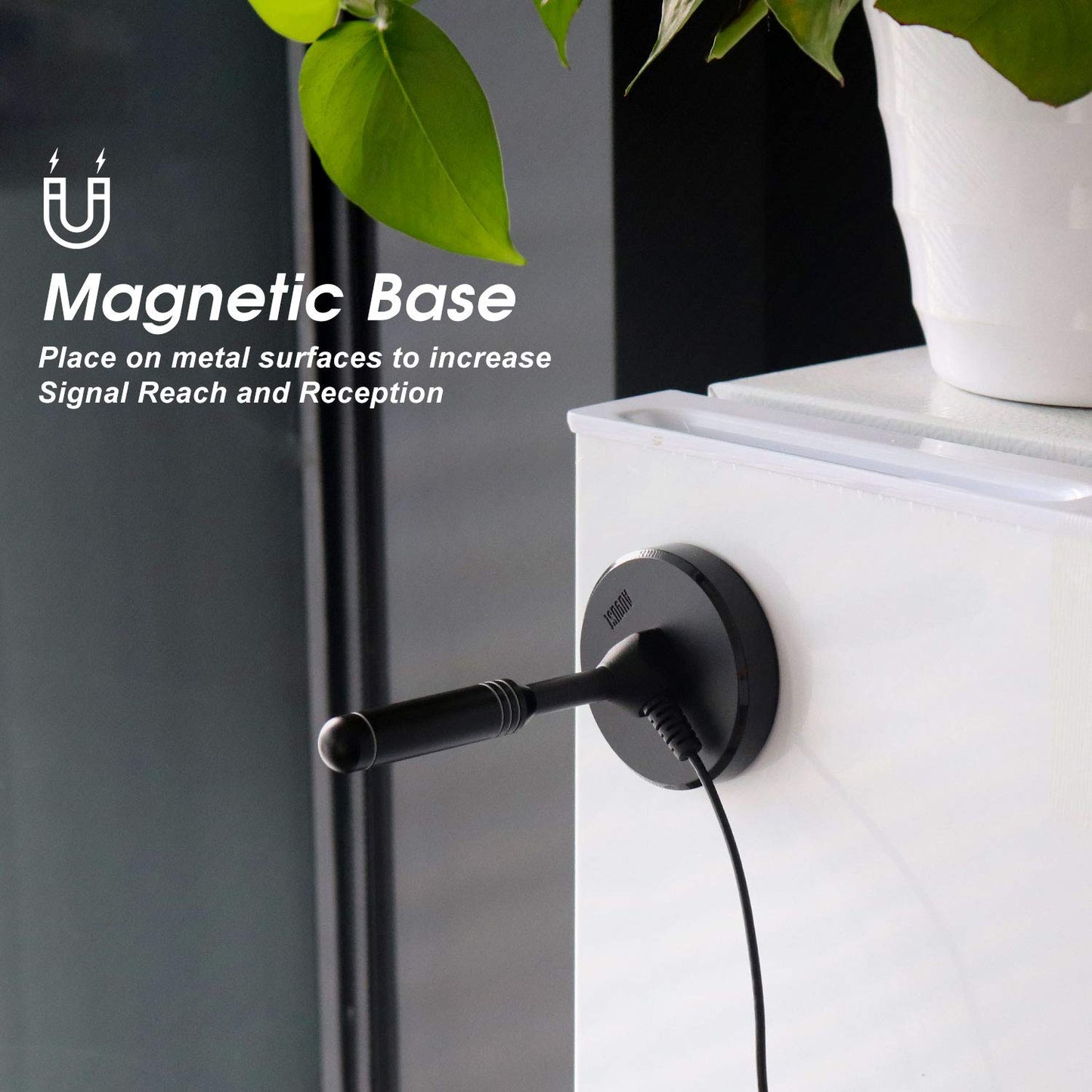 High Gain Freeview TV Aerial - August DTA240 - HD Portable Indoor/Outdoor Digital HD Antenna for USB TV Tuner/ DVB-T Television/ DAB Radio/ SD/ 4K - With Magnetic Base