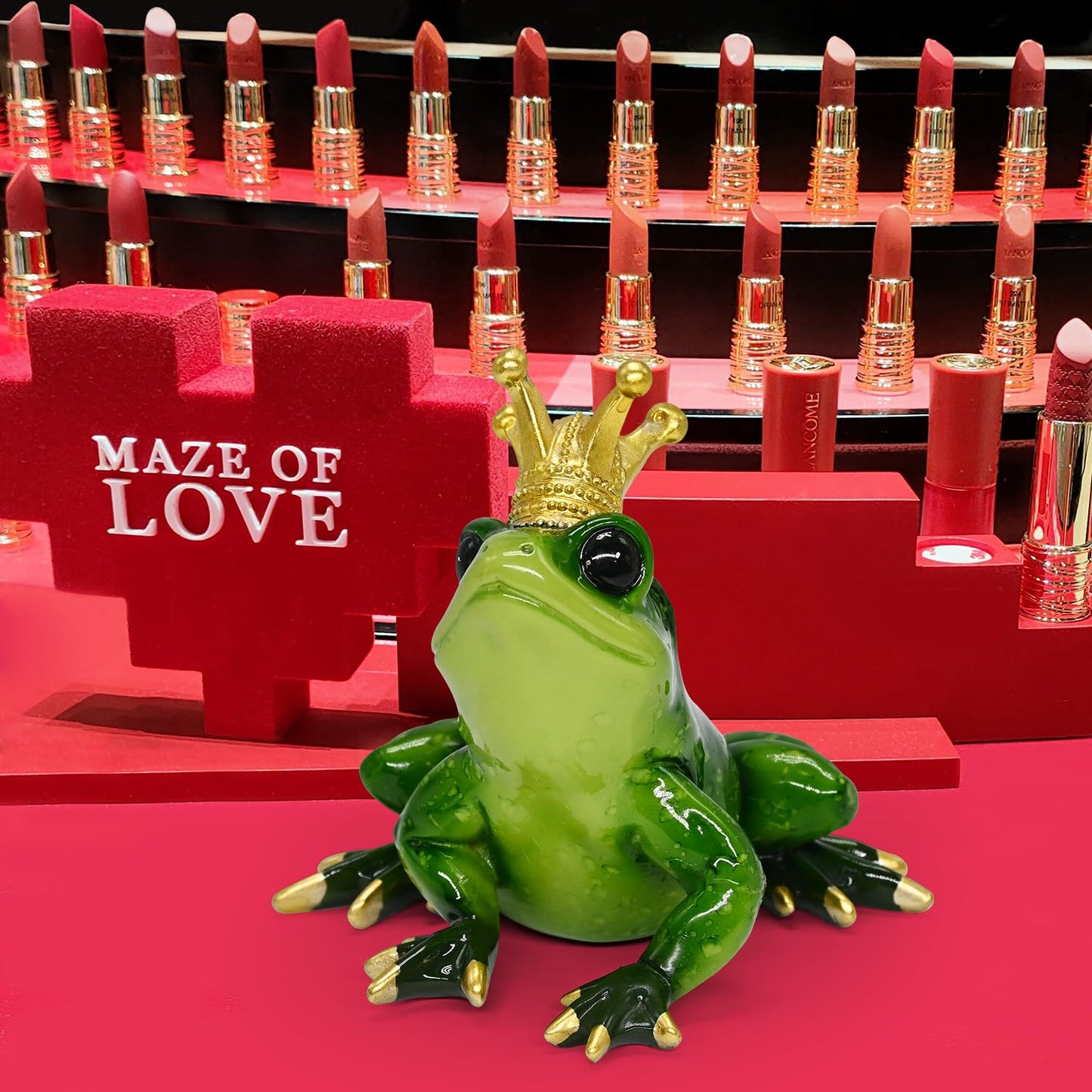 Juliahestia Frog Crown Prince Prime Bedroom Ornament Collectible Cute Figurine Statue Home Office Desk Bookcases Decorations Gifts for Women Sister Lover Room Baby Shower Decor Cake Topper