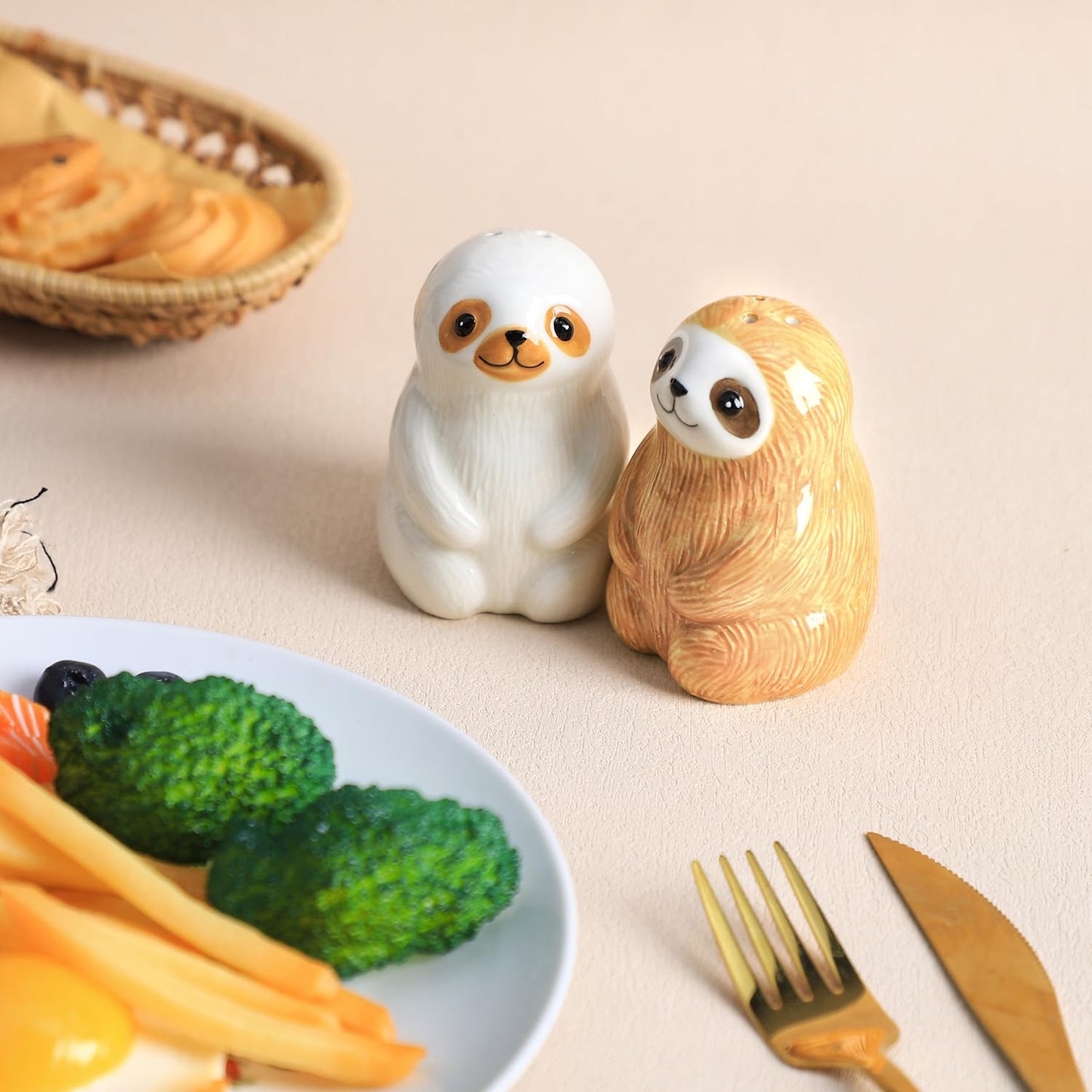 Bicuzat Ceramic Sloth Shape Salt & Pepper Shakers Set, Hand-Painted Cute Sloth Salt and Pepper Shakers, 2 PCS Set