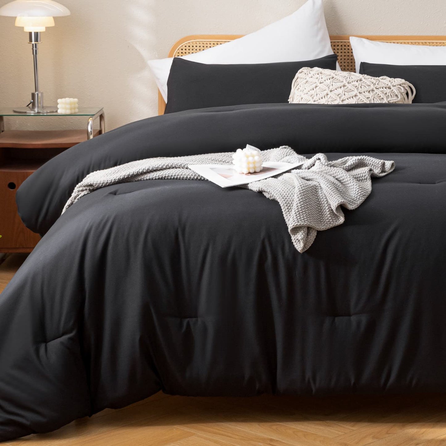 ROSGONIA Black Twin Comforter Set for Girls and Boys, 1 Boho Black Comforter and 1 Pillowcase, Soft and Warm Microfiber Material, Neutral Bohemian Style, Ideal for Dorm Rooms
